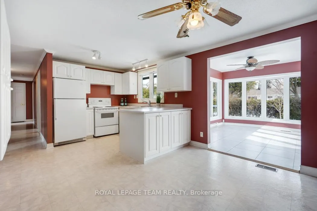 Photo 8 of 15 Overlake Drive, Ottawa, Borden Farm/Stewart Farm/Carleton Heights/Parkwood Hills — HOMEH