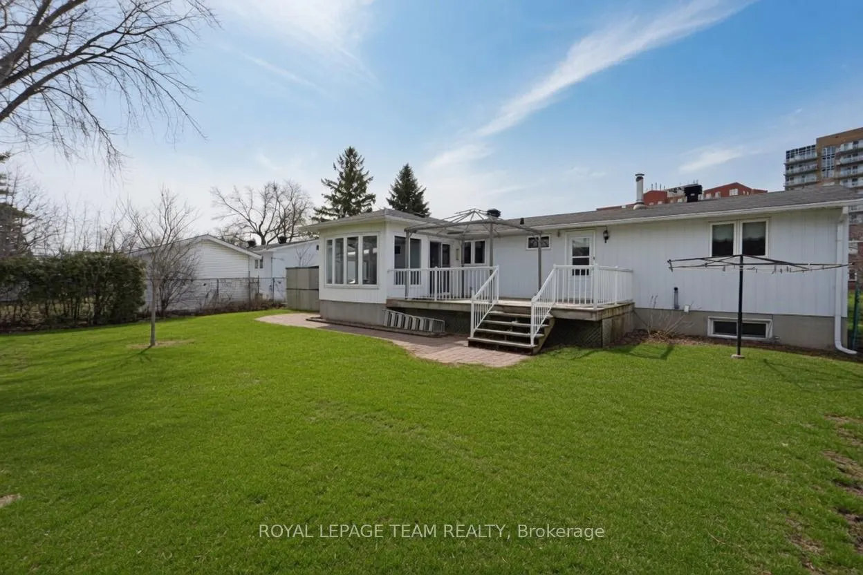 Photo 36 of 15 Overlake Drive, Ottawa, Borden Farm/Stewart Farm/Carleton Heights/Parkwood Hills — HOMEH