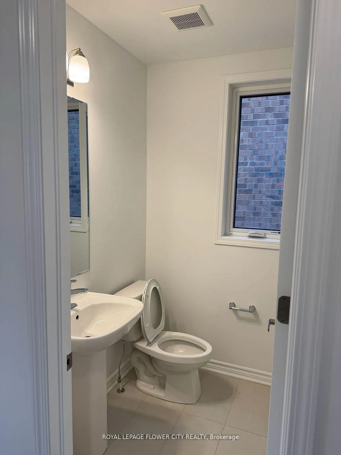 Photo 5 of 1488 Melville Bonus Crescent, Milton, Bowes — HOMEH