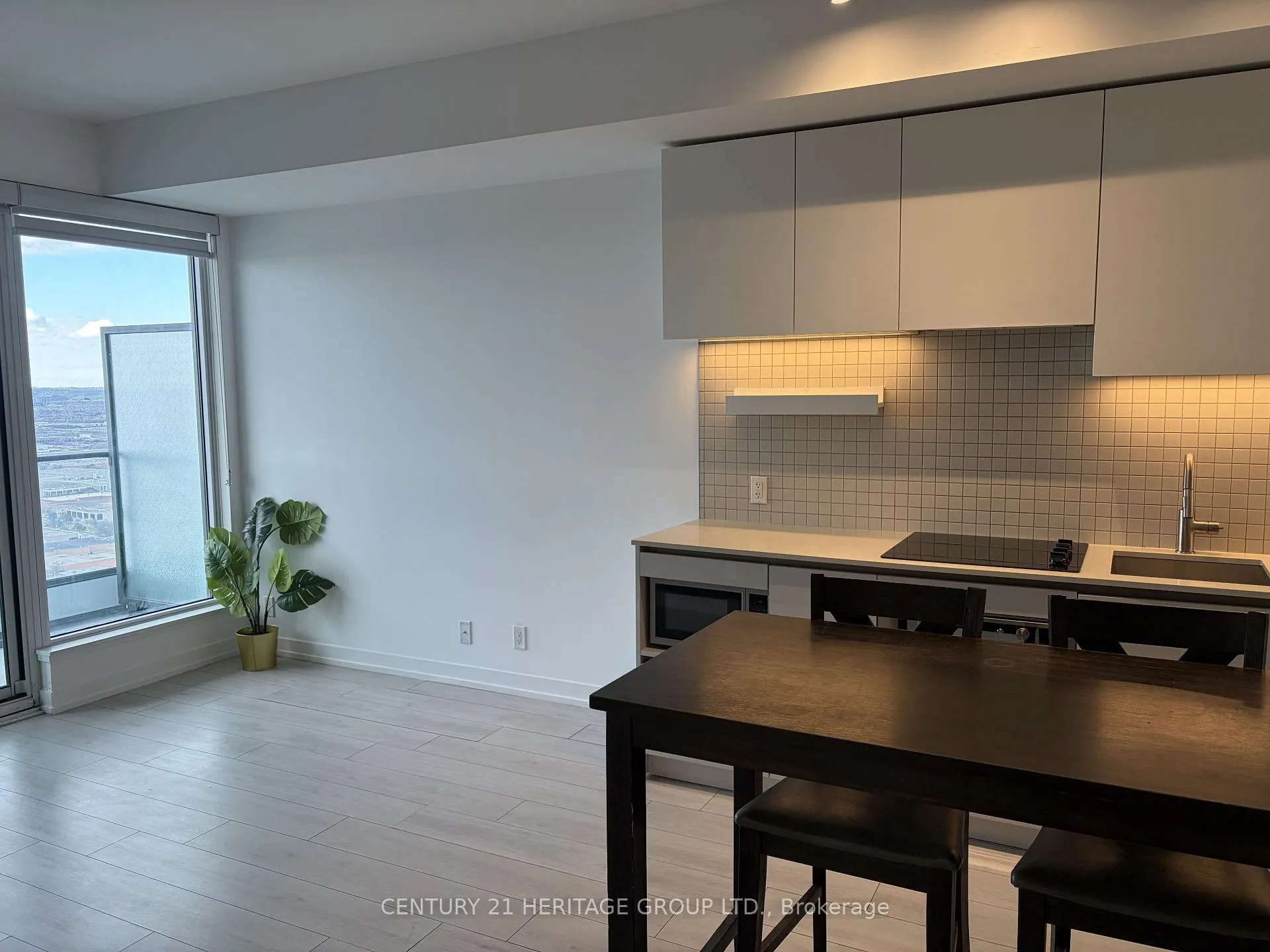 Photo 3 of Unit 6001, 5 Buttermill Avenue, Vaughan, Vaughan Corporate Centre — HOMEH