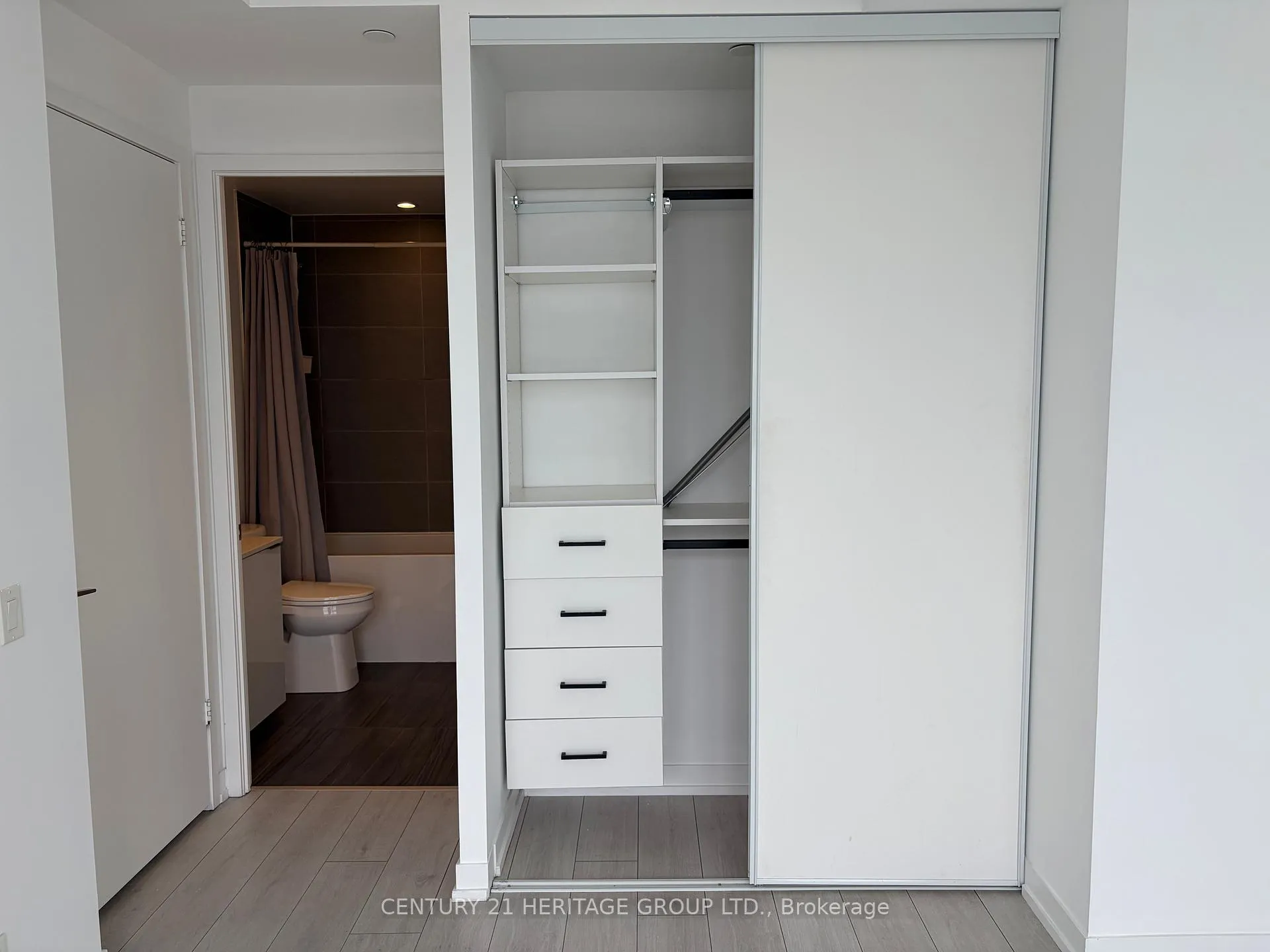 Photo 11 of Unit 6001, 5 Buttermill Avenue, Vaughan, Vaughan Corporate Centre — HOMEH