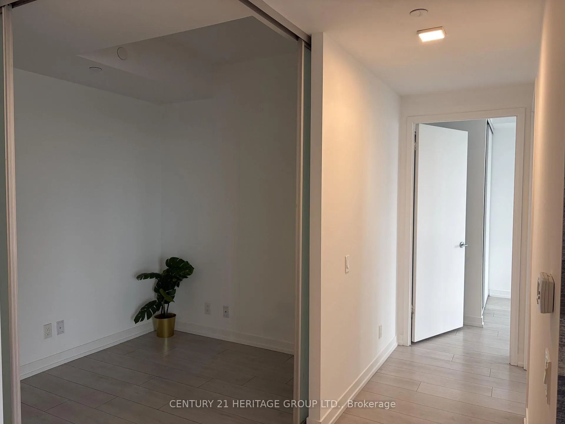 Photo 18 of Unit 6001, 5 Buttermill Avenue, Vaughan, Vaughan Corporate Centre — HOMEH