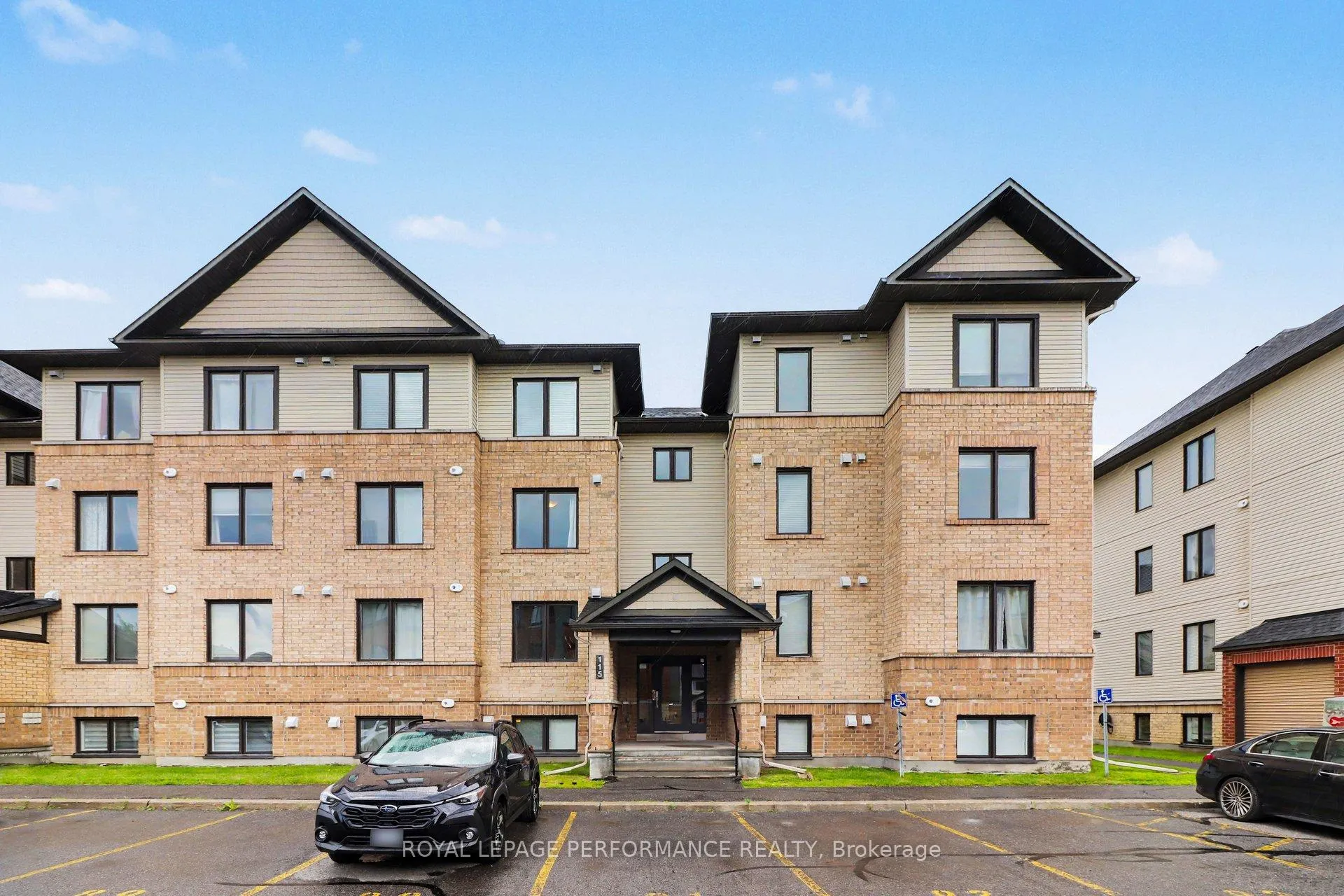 Photo 1 of Unit 3, 115 Bluestone Private, Ottawa, Avalon West — HOMEH