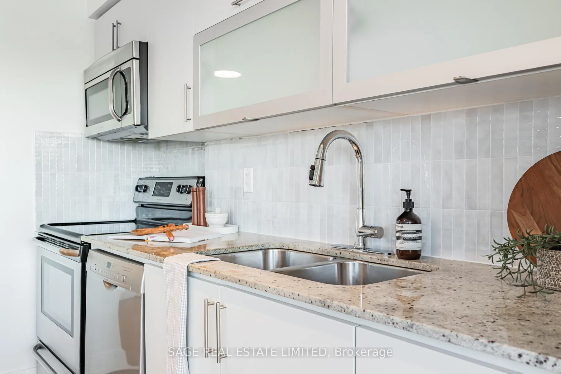 Photo 16 of Unit 1608, 100 Western Battery Road, Toronto, Niagara — HOMEH