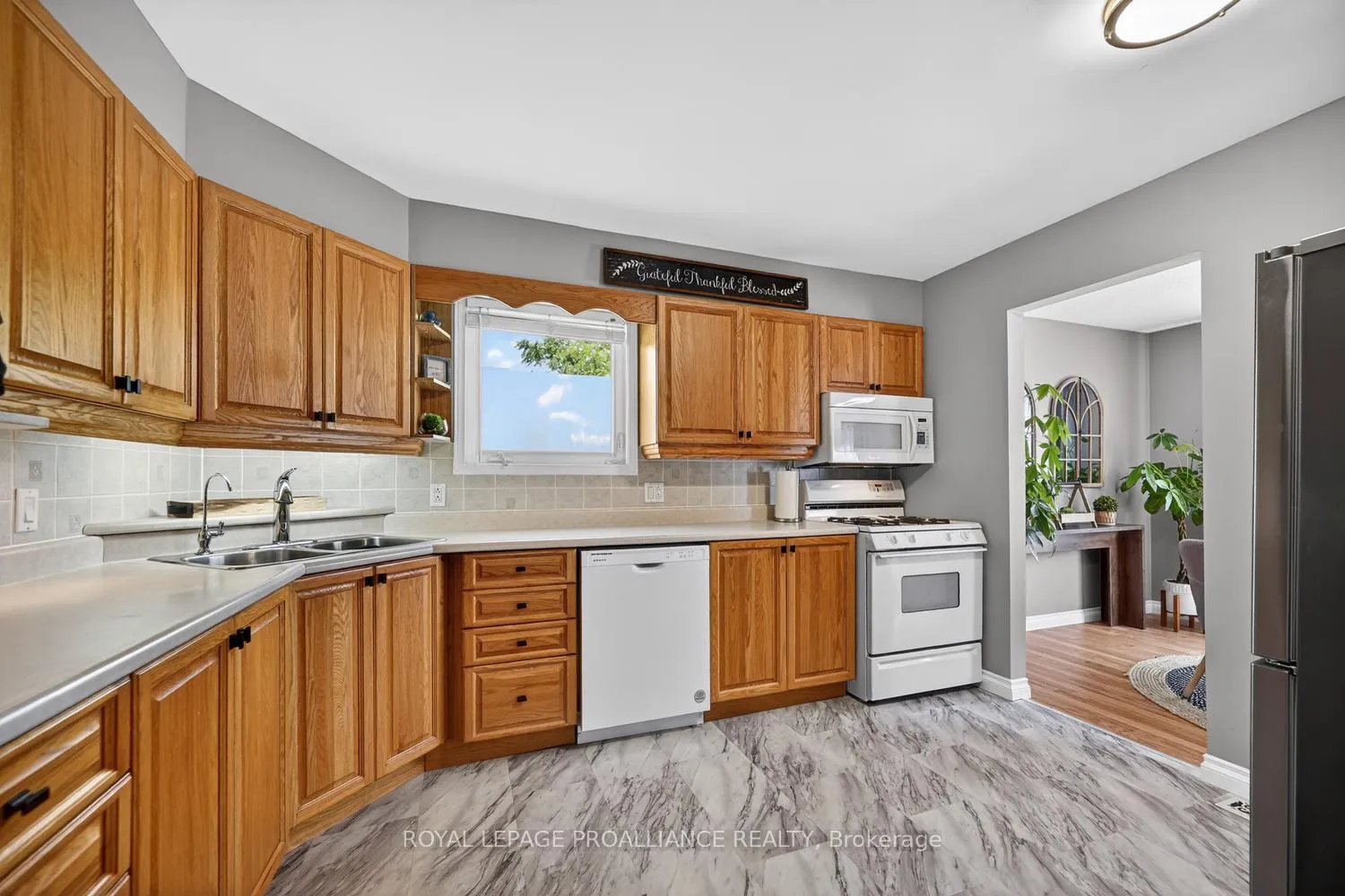 Photo 14 of 57 Cambridge Crescent, Brockville, Brockville — HOMEH