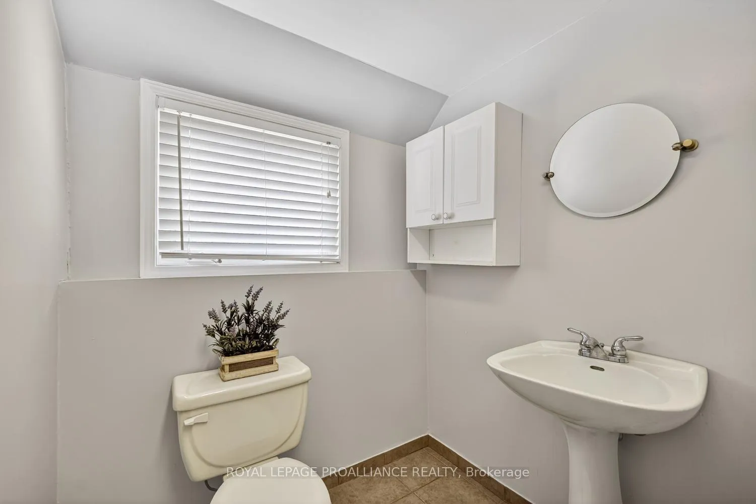 Photo 26 of 57 Cambridge Crescent, Brockville, Brockville — HOMEH