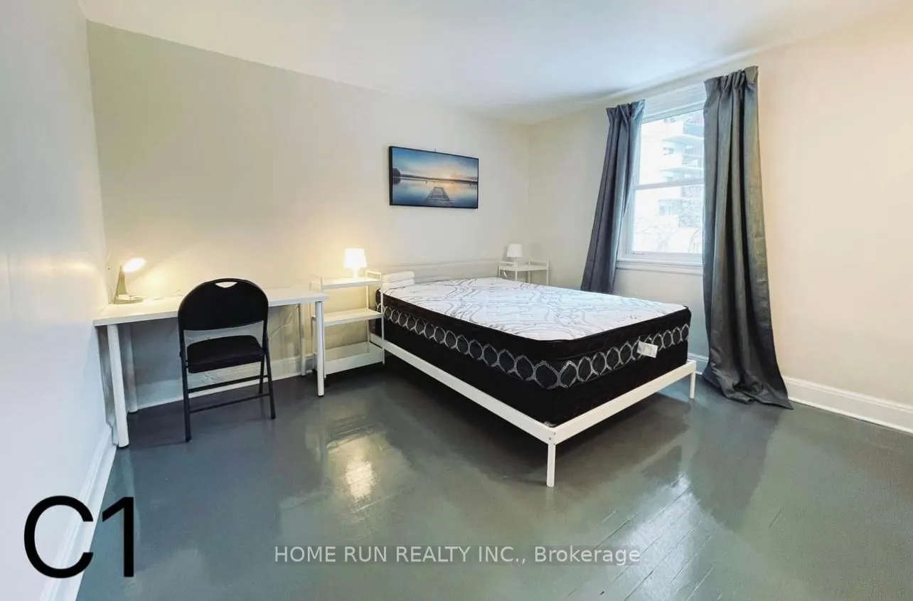 Photo 11 of 378 Enfield Avenue, Ottawa, Vanier — HOMEH