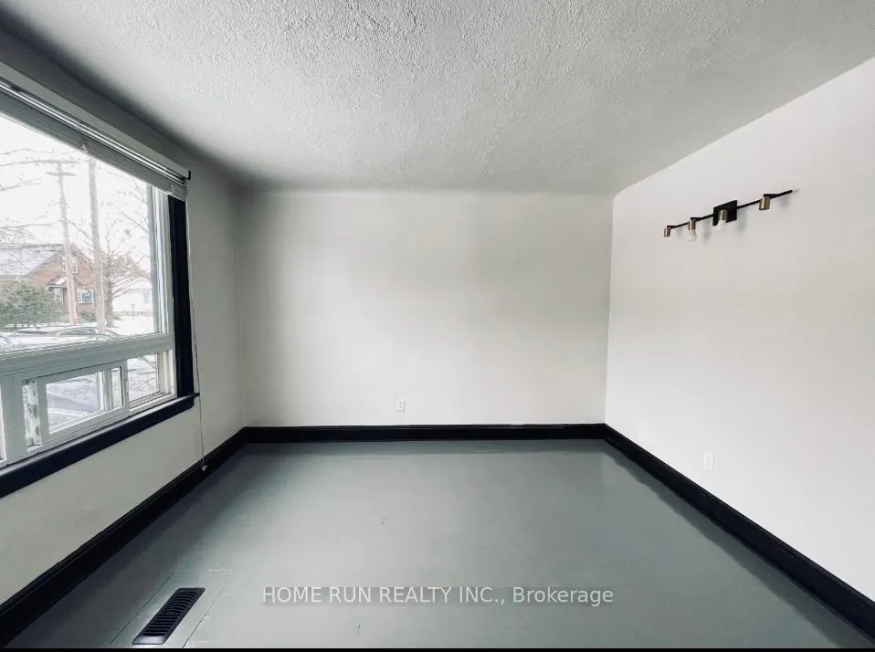 Photo 23 of 378 Enfield Avenue, Ottawa, Vanier — HOMEH