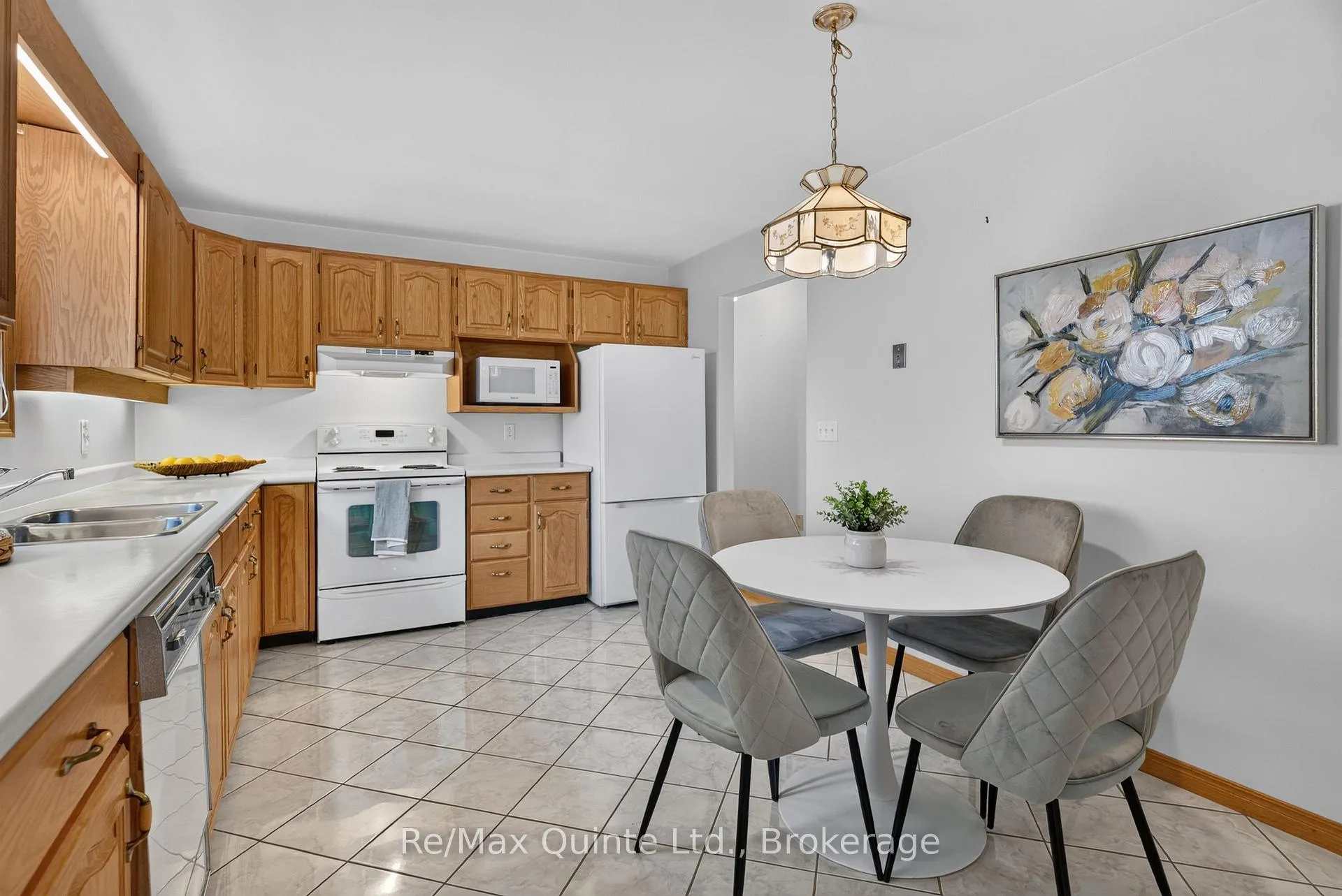 Photo 10 of 83 Parkview Heights, Quinte West, Trenton Ward — HOMEH