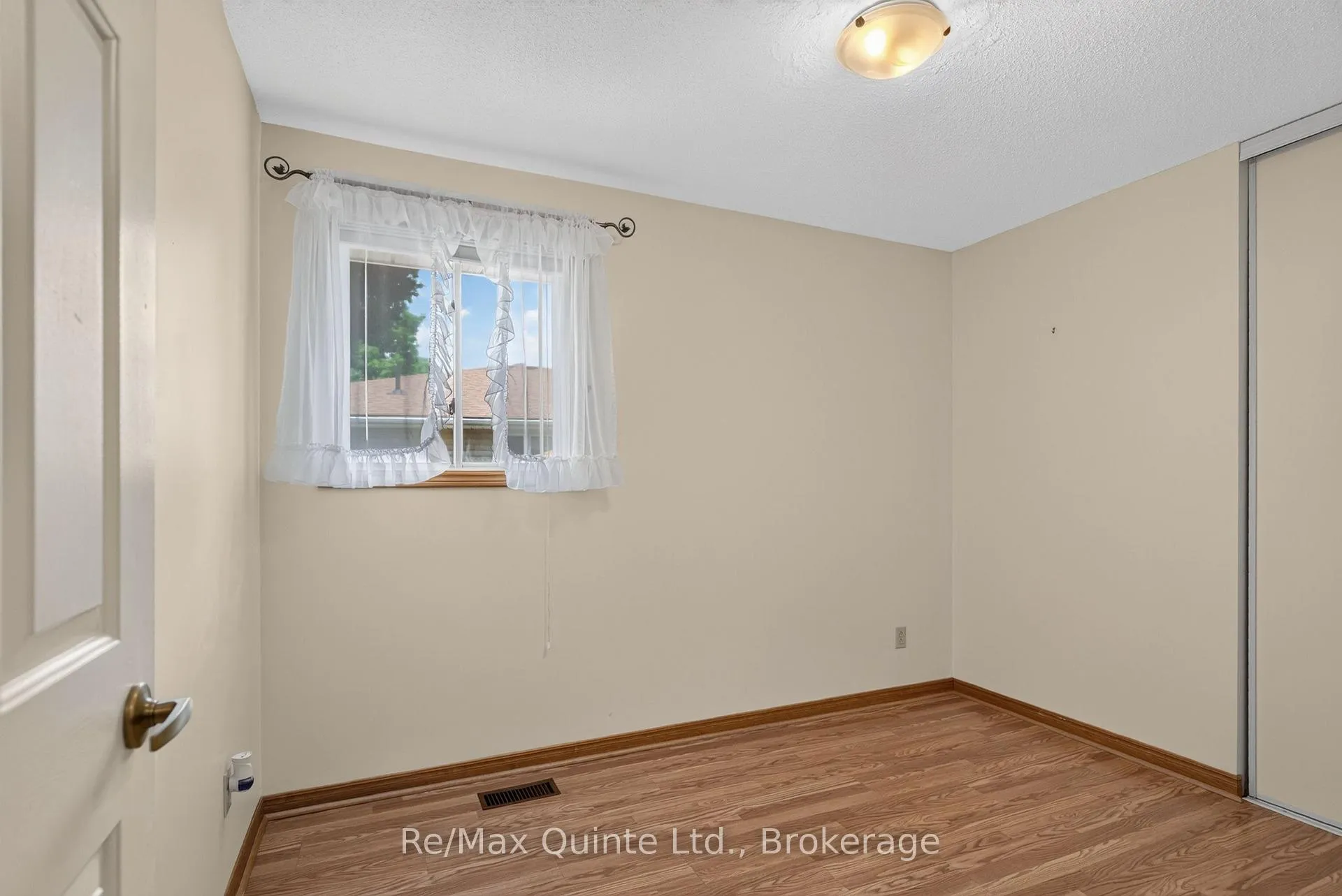 Photo 17 of 83 Parkview Heights, Quinte West, Trenton Ward — HOMEH