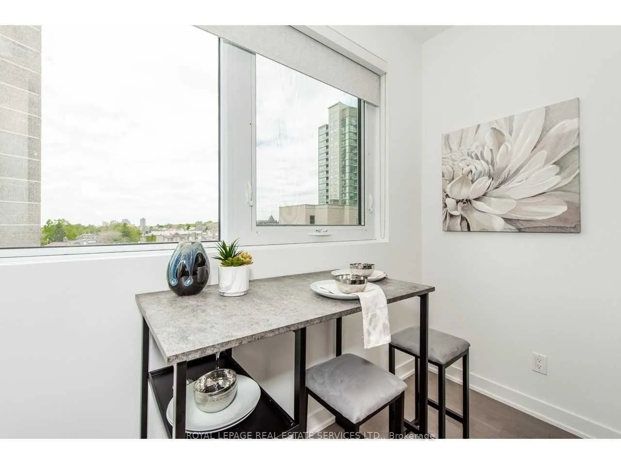 Photo 8 of Unit 418, 501 St Clair Avenue, Toronto, Casa Loma — HOMEH