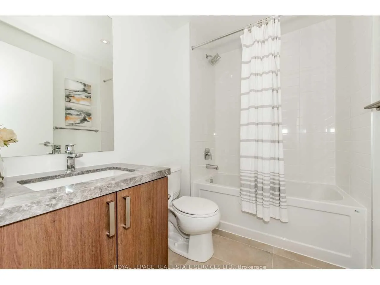 Photo 12 of Unit 418, 501 St Clair Avenue, Toronto, Casa Loma — HOMEH
