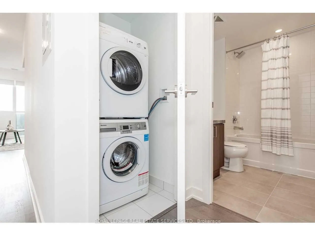 Photo 13 of Unit 418, 501 St Clair Avenue, Toronto, Casa Loma — HOMEH