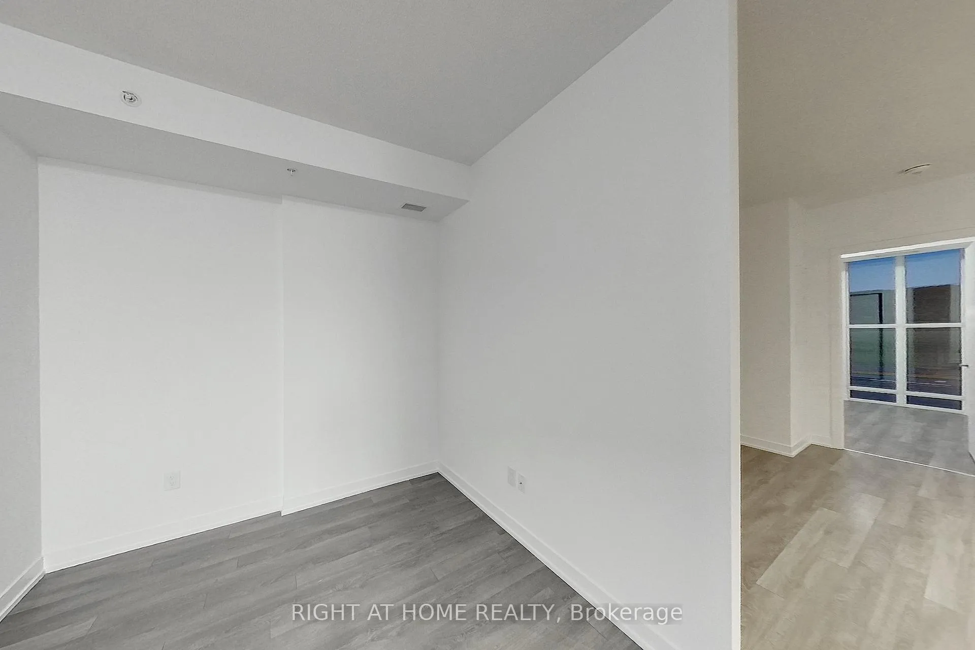 Photo 5 of Unit 313, 550 North Service Road, Grimsby, Grimsby Beach — HOMEH