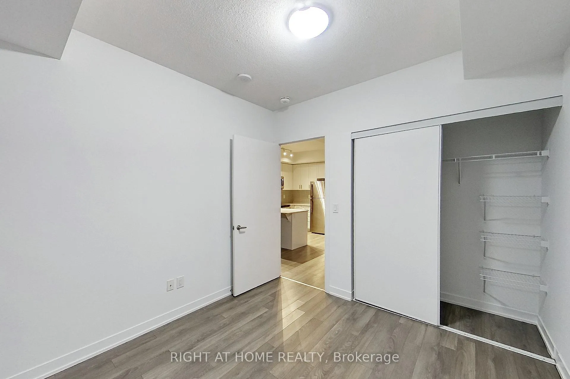 Photo 15 of Unit 313, 550 North Service Road, Grimsby, Grimsby Beach — HOMEH