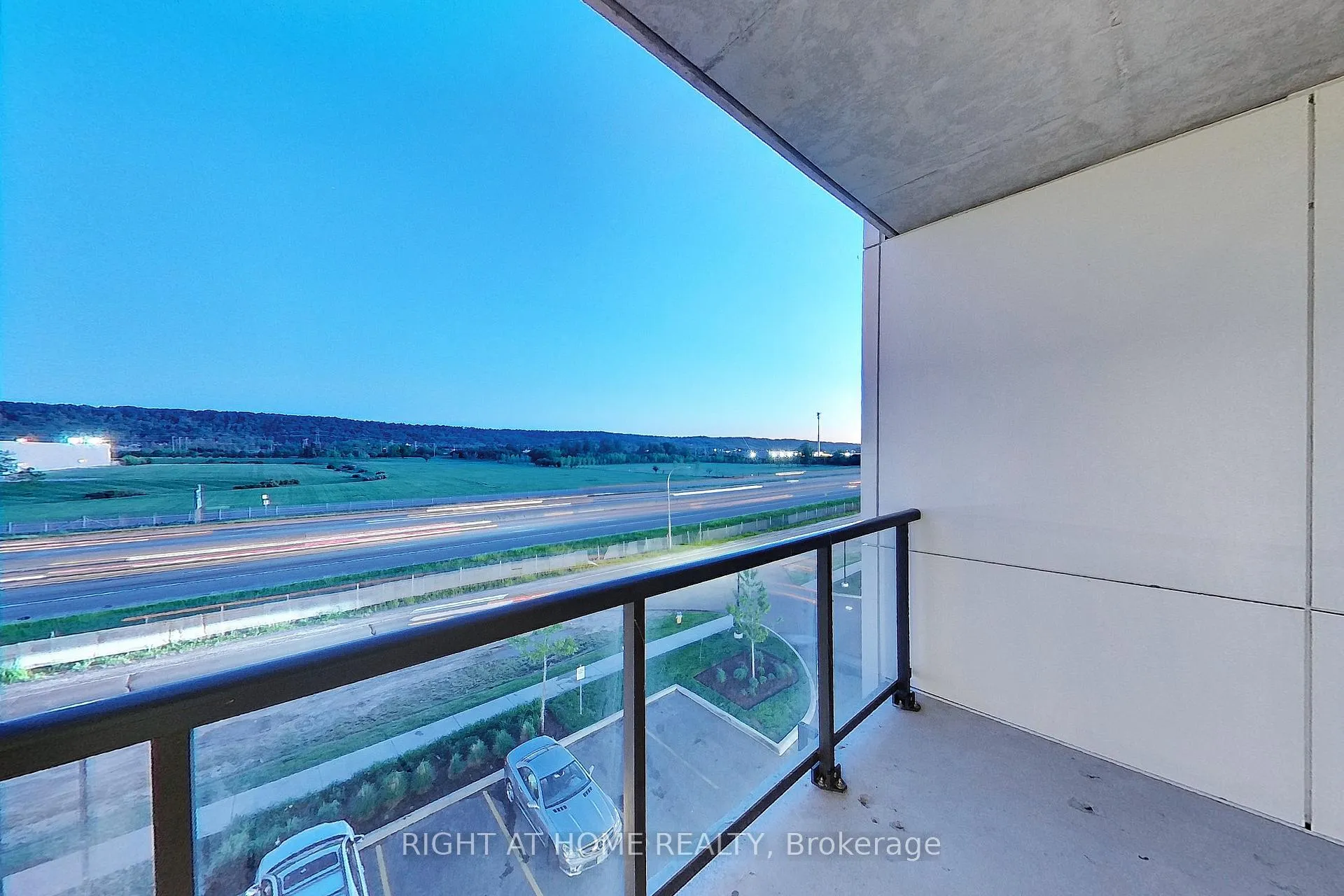 Photo 16 of Unit 313, 550 North Service Road, Grimsby, Grimsby Beach — HOMEH