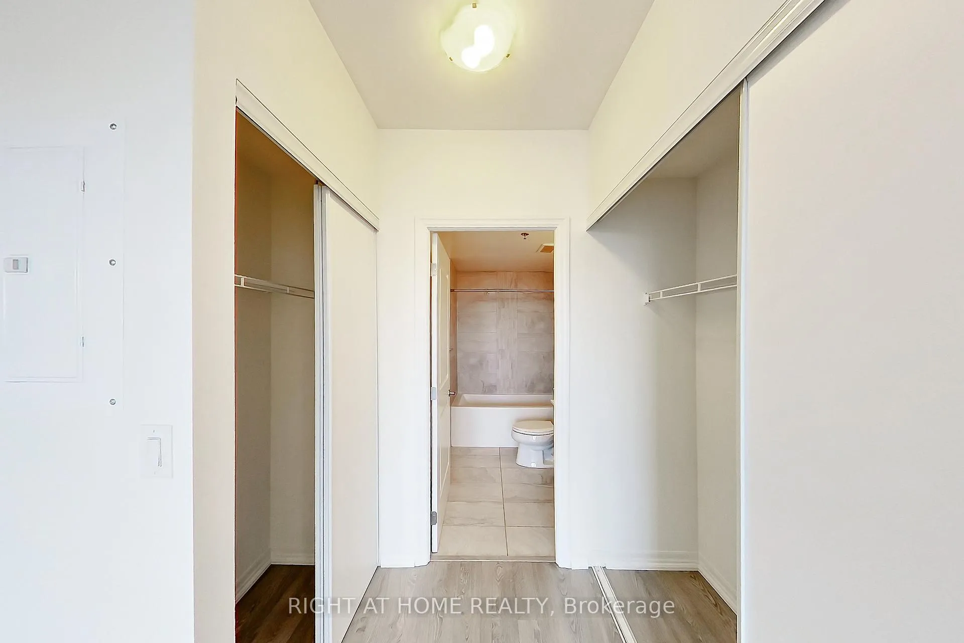 Photo 13 of Unit 207, 560 North Service Road, Grimsby, Grimsby Beach — HOMEH