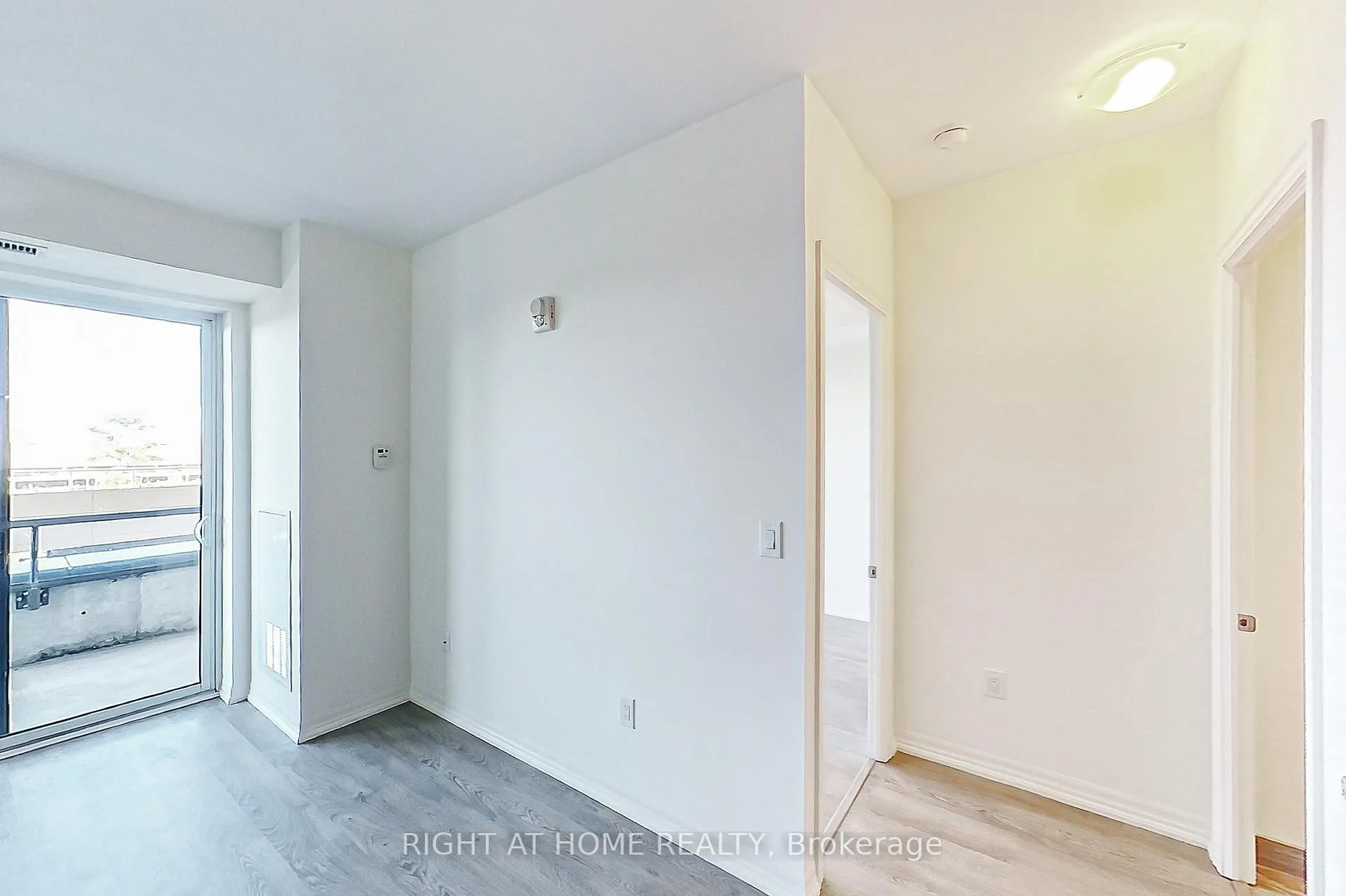Photo 15 of Unit 207, 560 North Service Road, Grimsby, Grimsby Beach — HOMEH
