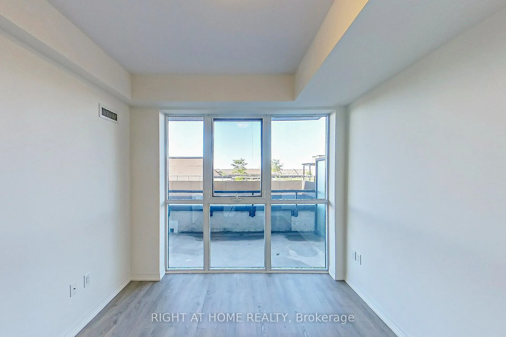 Photo 17 of Unit 207, 560 North Service Road, Grimsby, Grimsby Beach — HOMEH