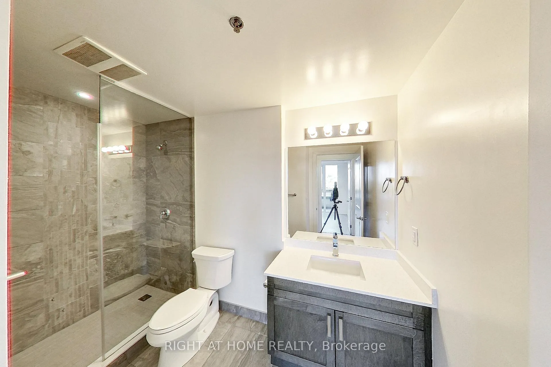 Photo 19 of Unit 207, 560 North Service Road, Grimsby, Grimsby Beach — HOMEH