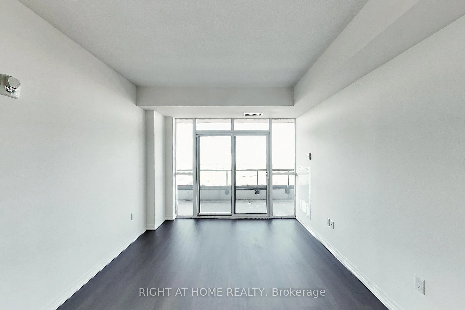 Photo 7 of Unit 807, 560 North Service Road, Grimsby, Grimsby Beach — HOMEH