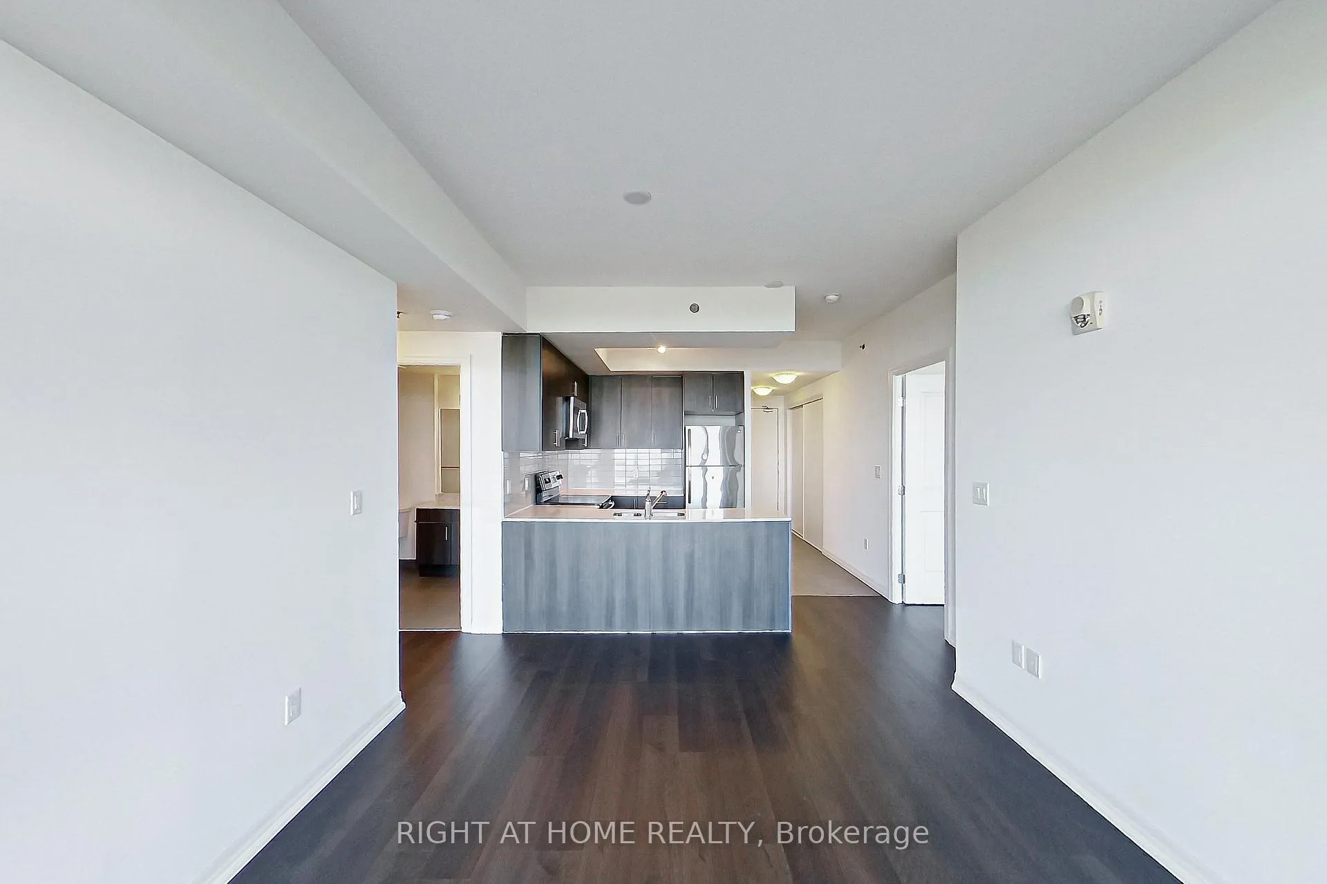 Photo 9 of Unit 807, 560 North Service Road, Grimsby, Grimsby Beach — HOMEH