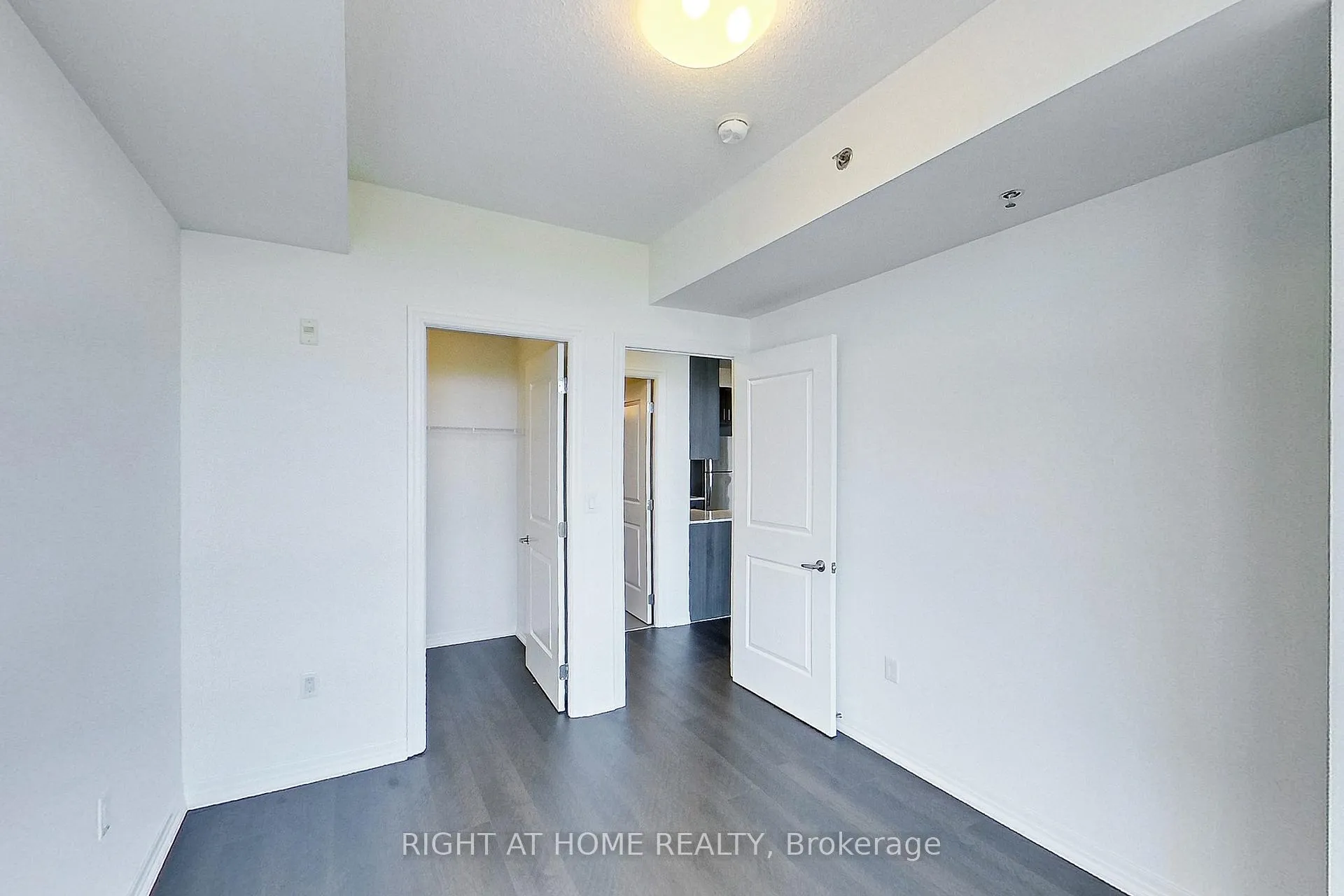 Photo 17 of Unit 807, 560 North Service Road, Grimsby, Grimsby Beach — HOMEH