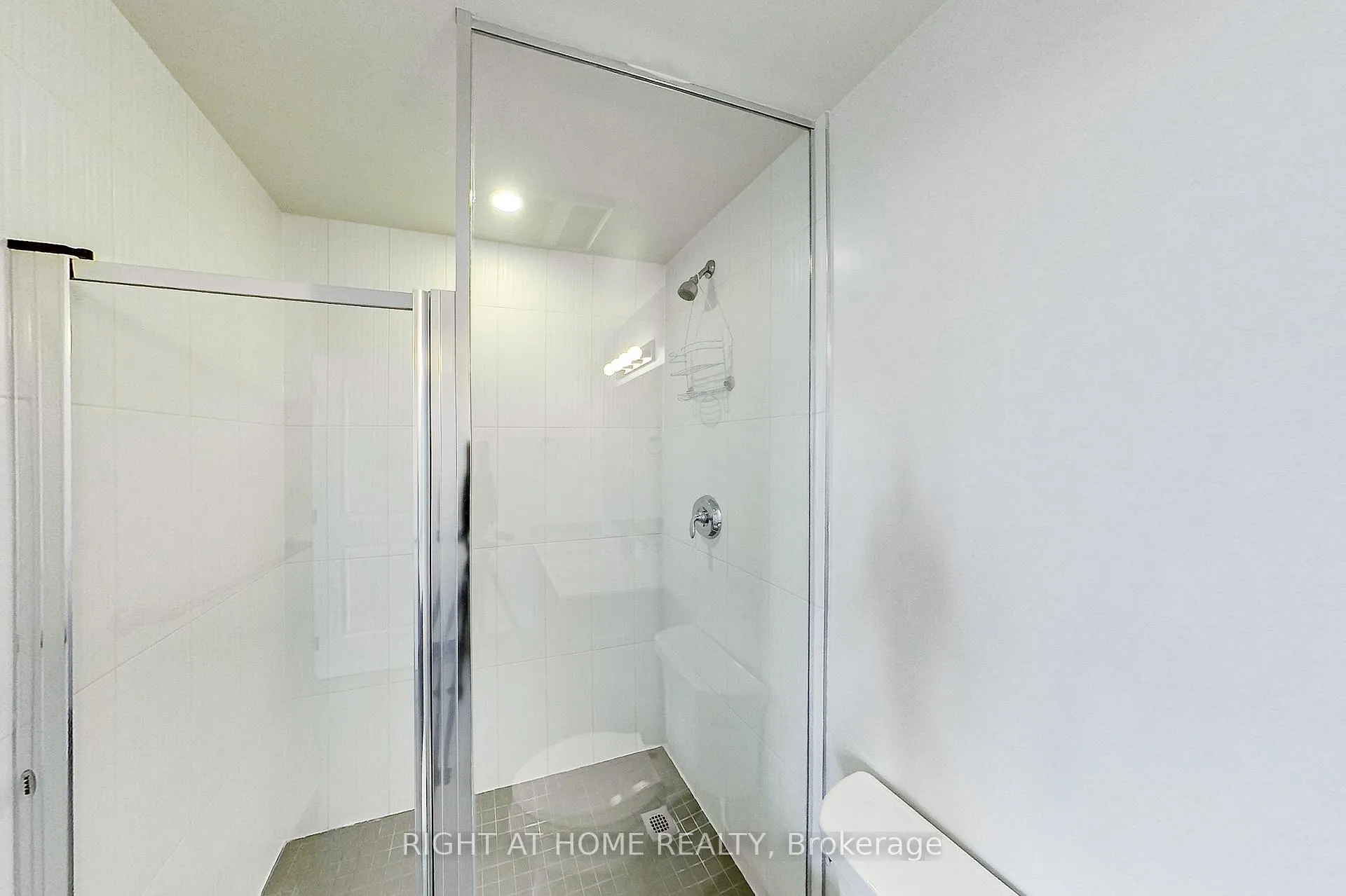 Photo 20 of Unit 807, 560 North Service Road, Grimsby, Grimsby Beach — HOMEH