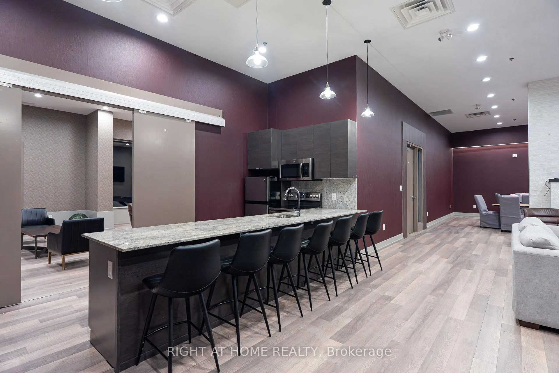Photo 30 of Unit 807, 560 North Service Road, Grimsby, Grimsby Beach — HOMEH