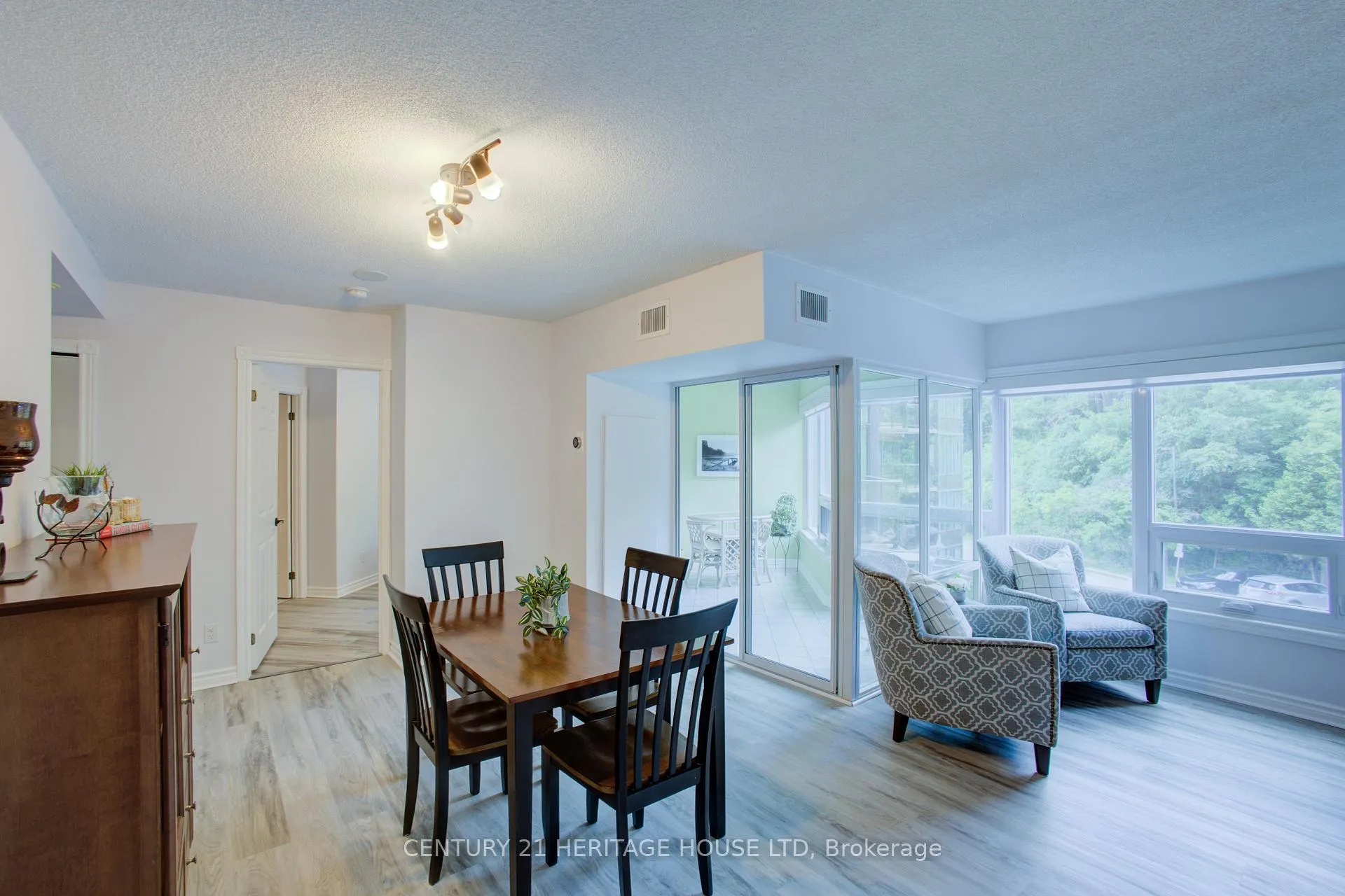 Photo 1 of Unit 305, 237 King Street W, Cambridge, Preston North — HOMEH