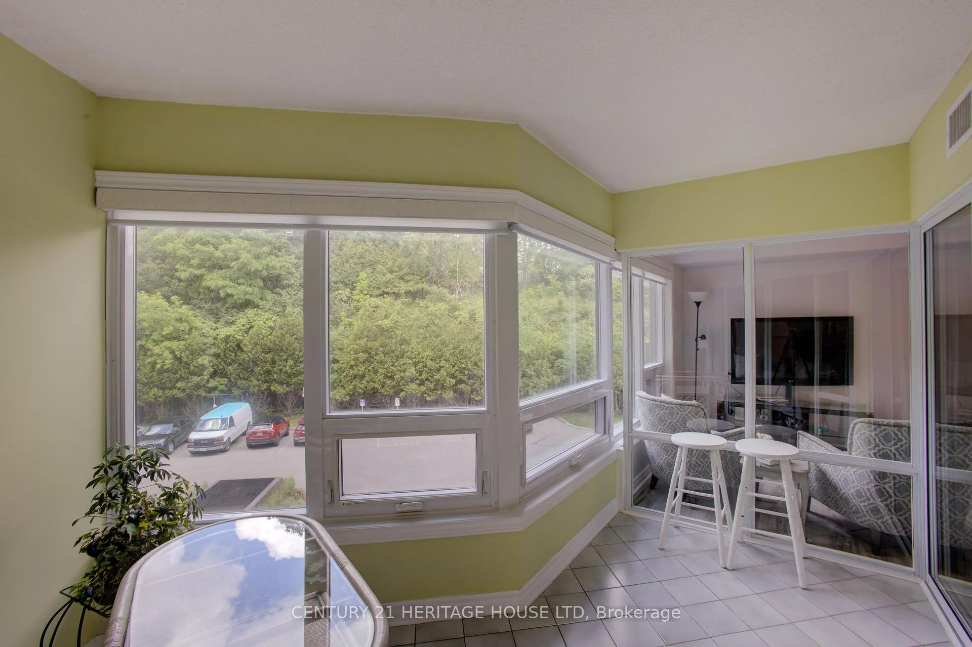 Photo 14 of Unit 305, 237 King Street W, Cambridge, Preston North — HOMEH