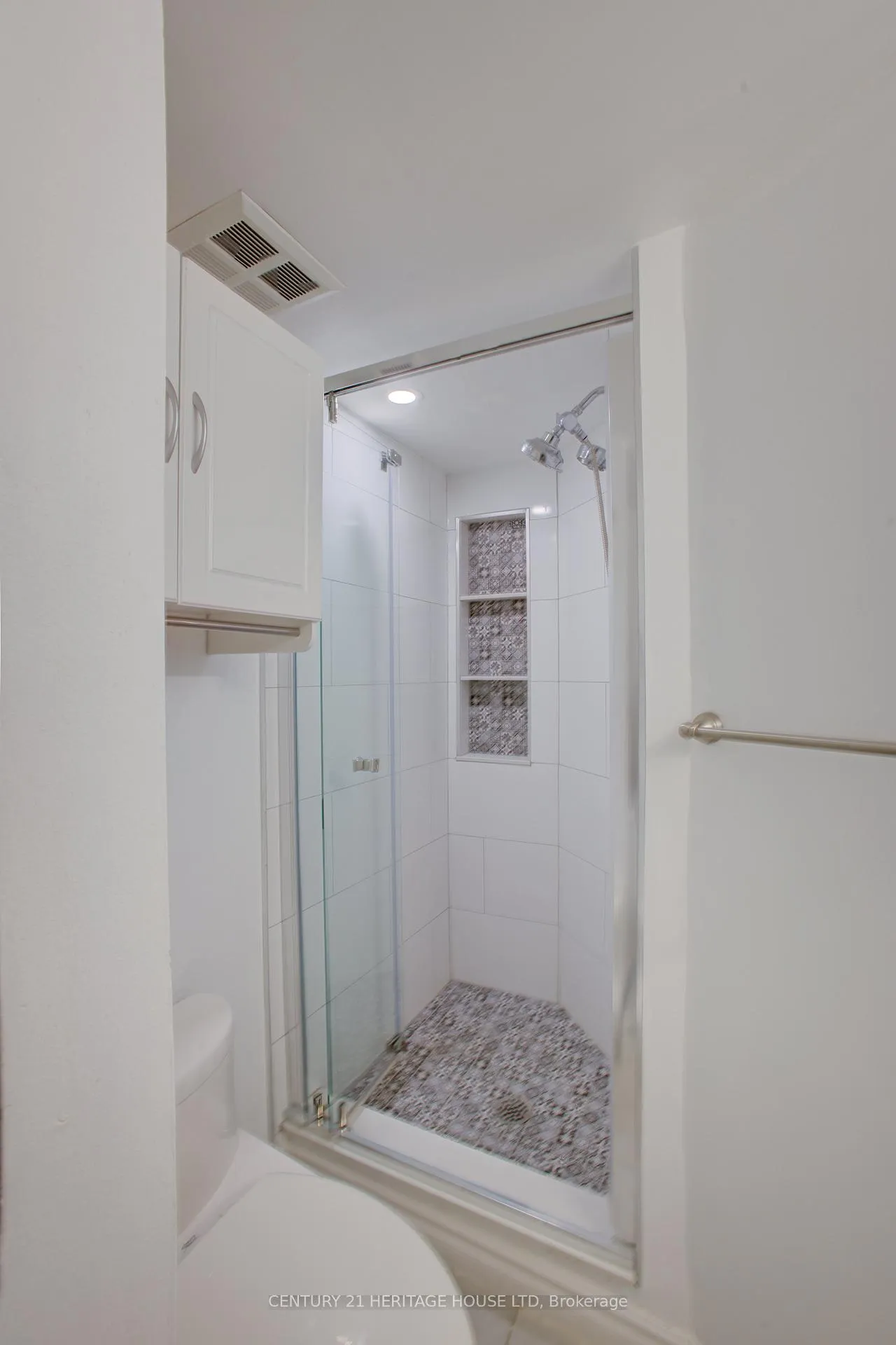 Photo 19 of Unit 305, 237 King Street W, Cambridge, Preston North — HOMEH