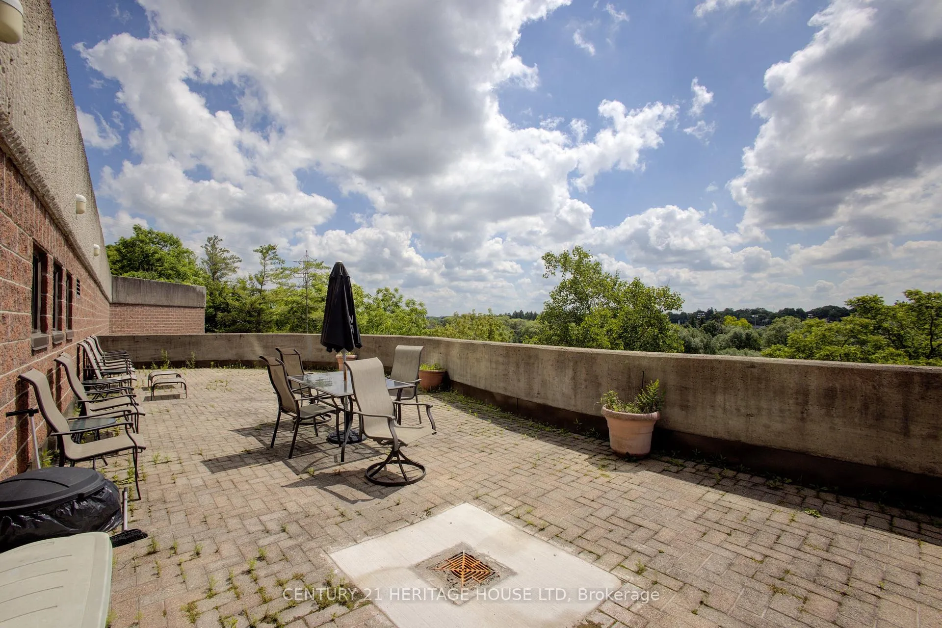 Photo 33 of Unit 305, 237 King Street W, Cambridge, Preston North — HOMEH