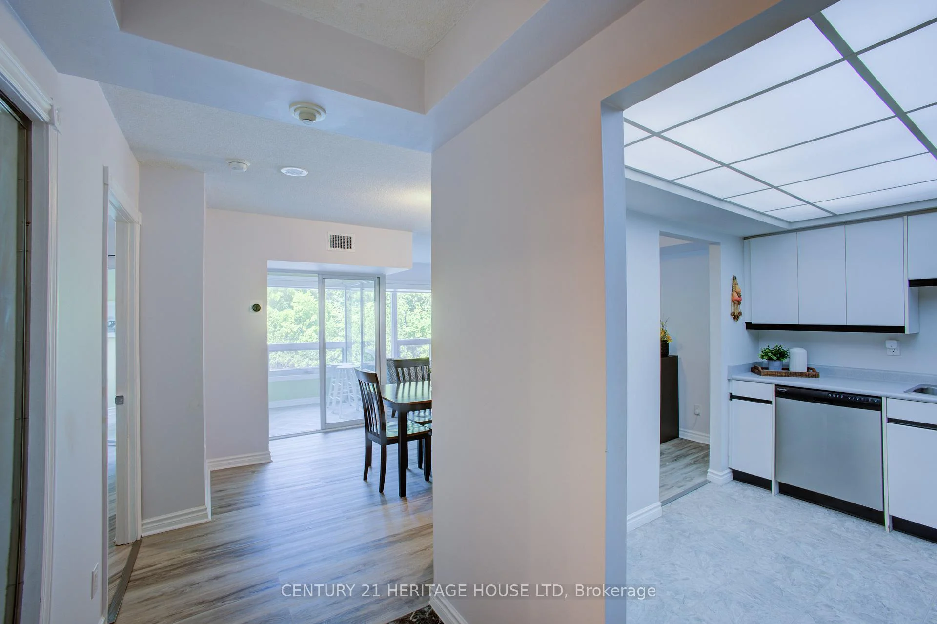 Photo 35 of Unit 305, 237 King Street W, Cambridge, Preston North — HOMEH