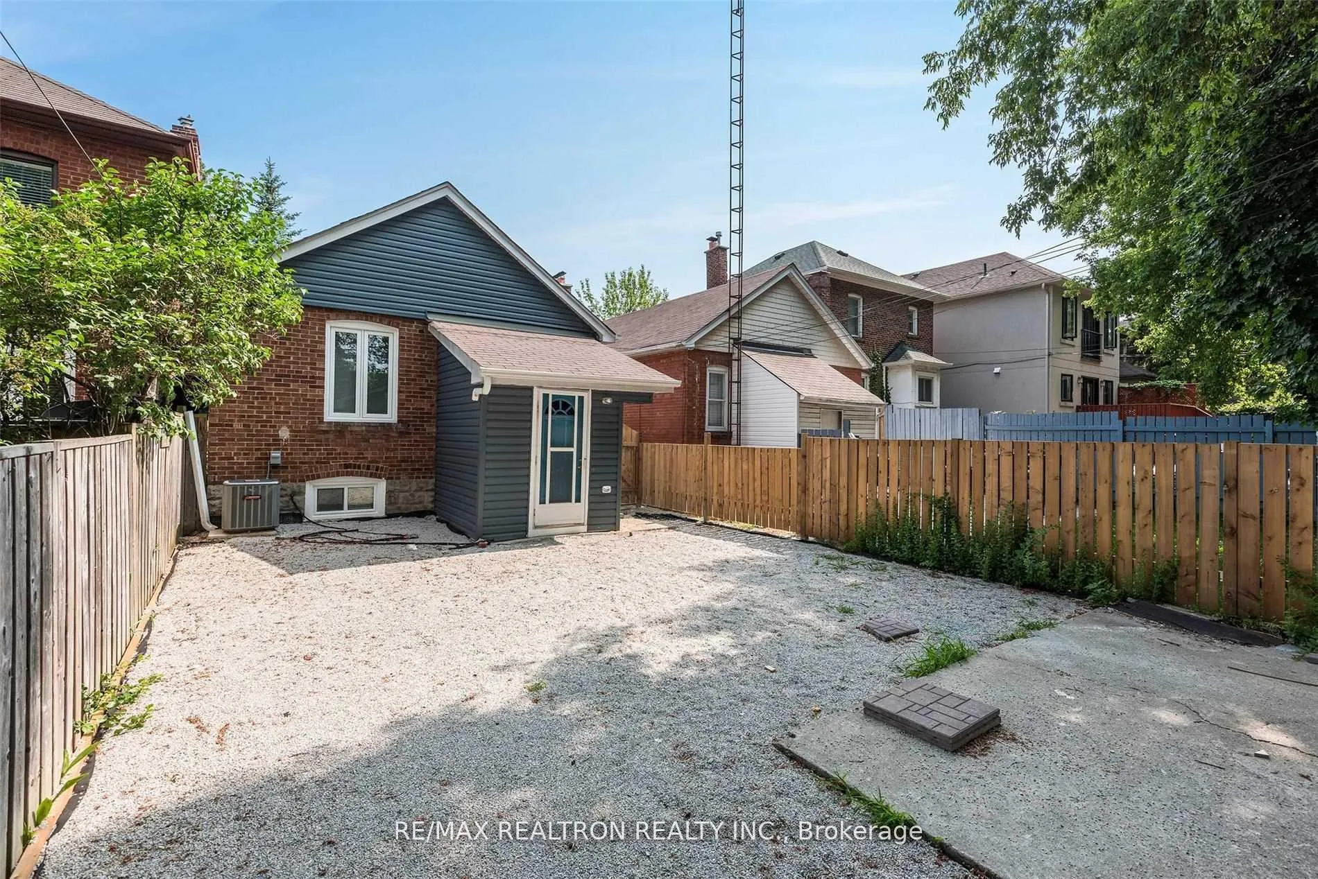 Photo 17 of 76 Lawrence Avenue W, Toronto, Lawrence Park North — HOMEH