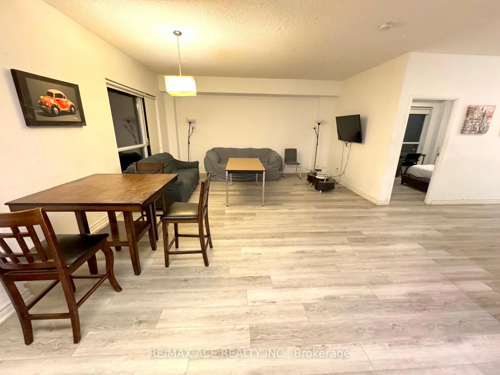 Photo 5 of Unit 504, 158 King Street N, Waterloo, Downtown Waterloo — HOMEH