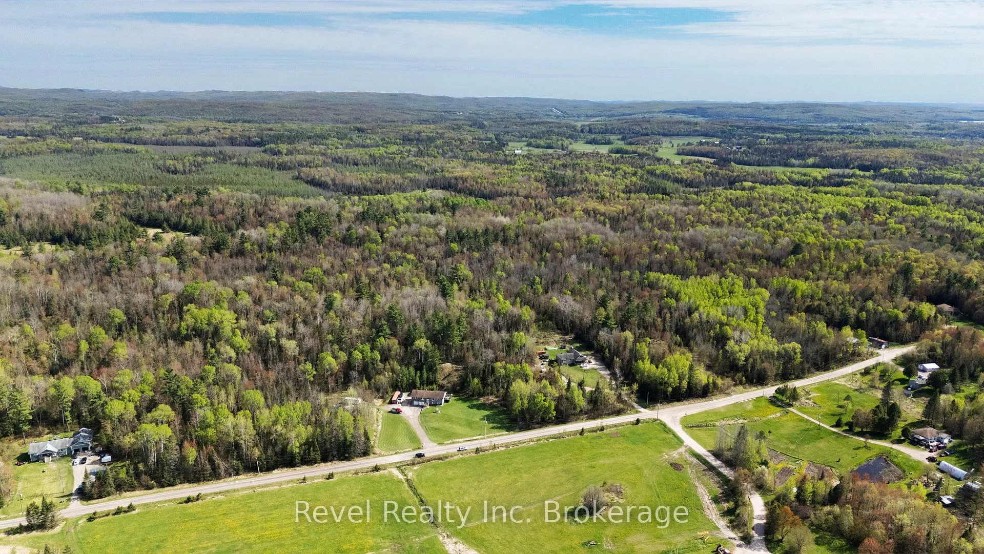 Photo 3 of 471 Lindquist Line, Powassan — HOMEH