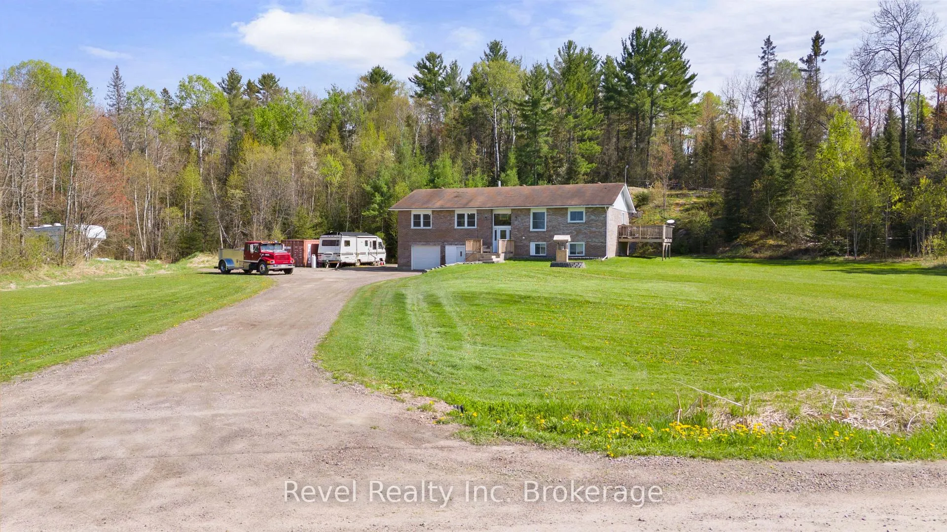 Photo 33 of 471 Lindquist Line, Powassan — HOMEH