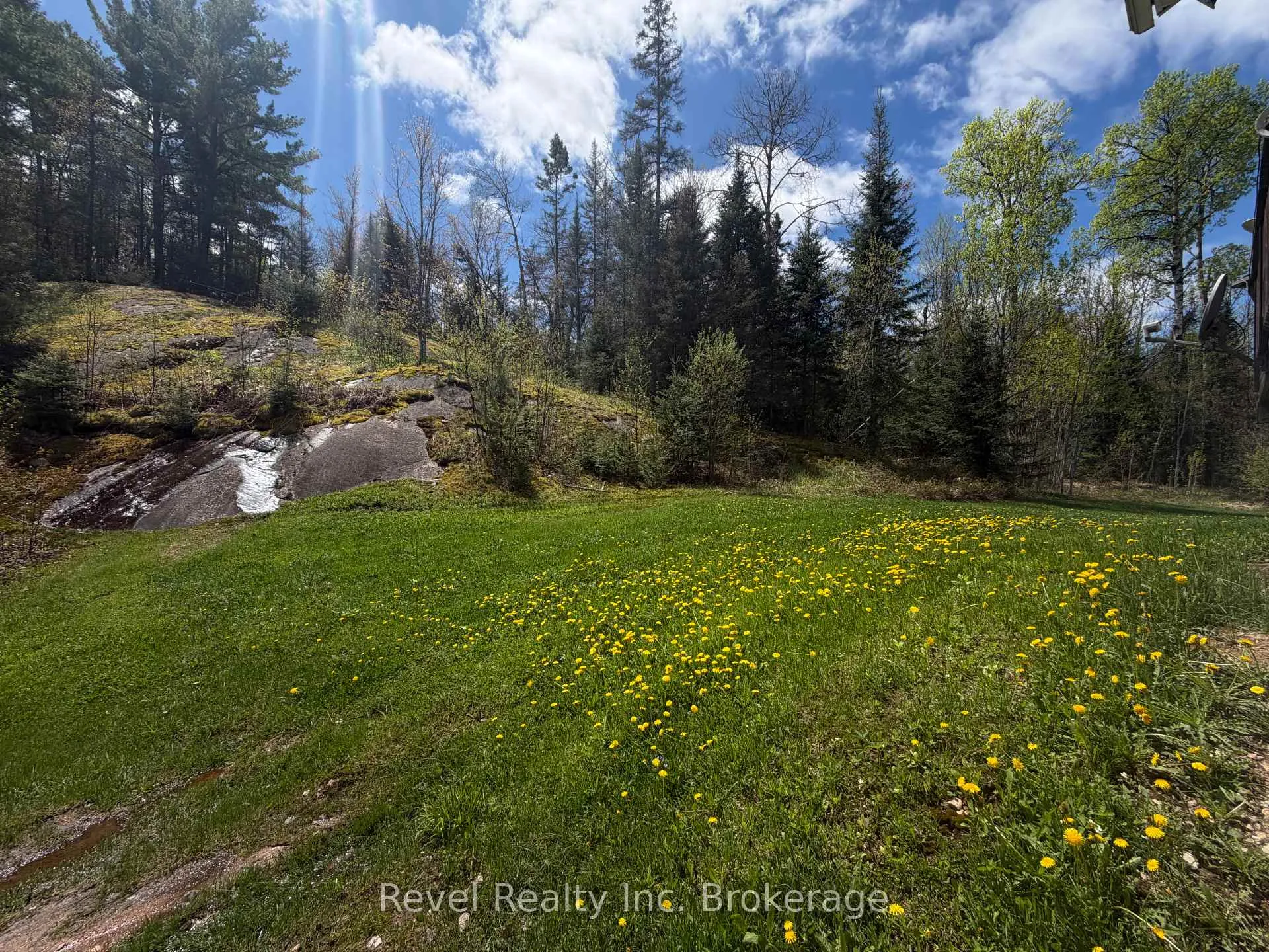 Photo 39 of 471 Lindquist Line, Powassan — HOMEH