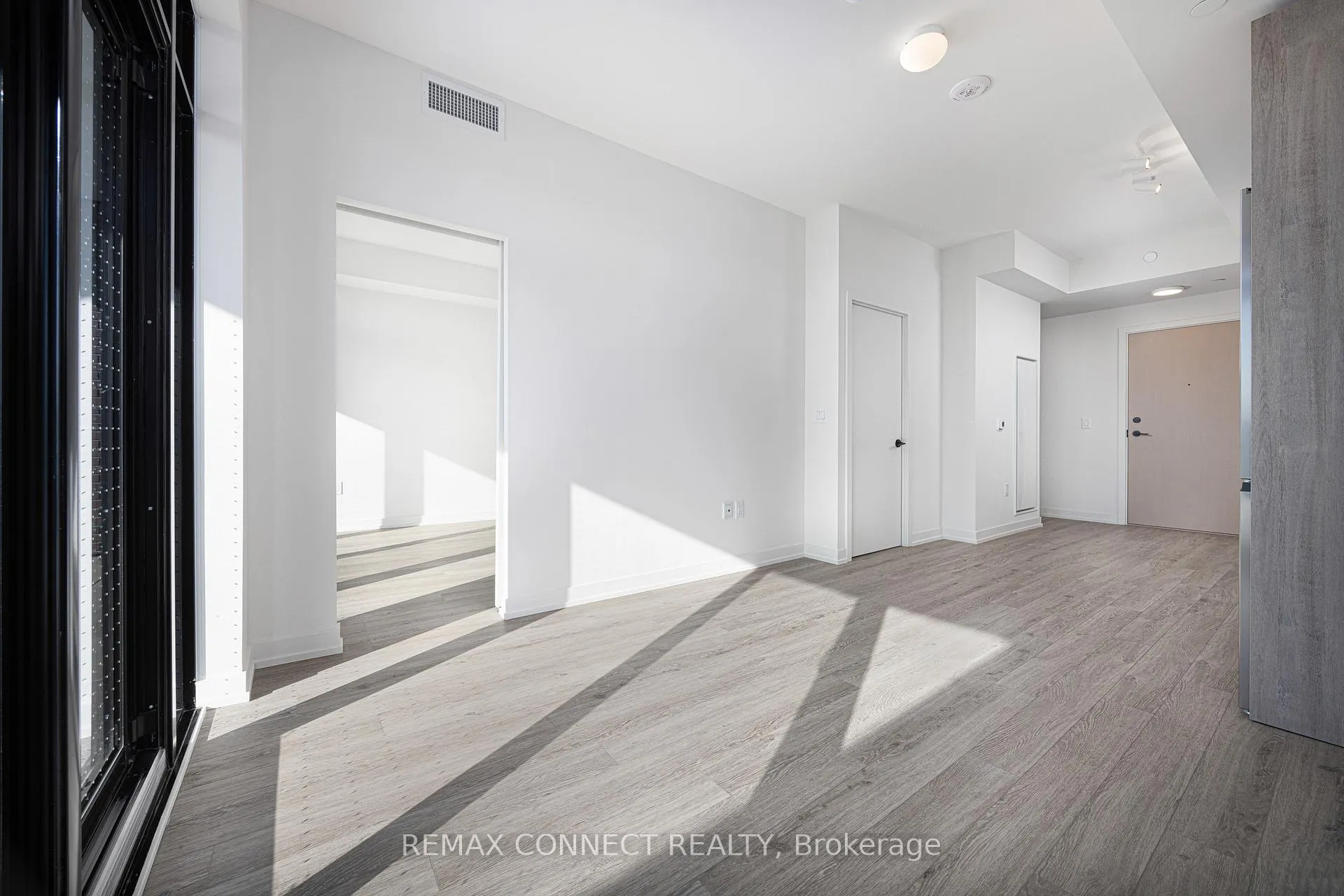 Photo 5 of Unit 303, 181 Sterling Road, Toronto, Dufferin Grove — HOMEH