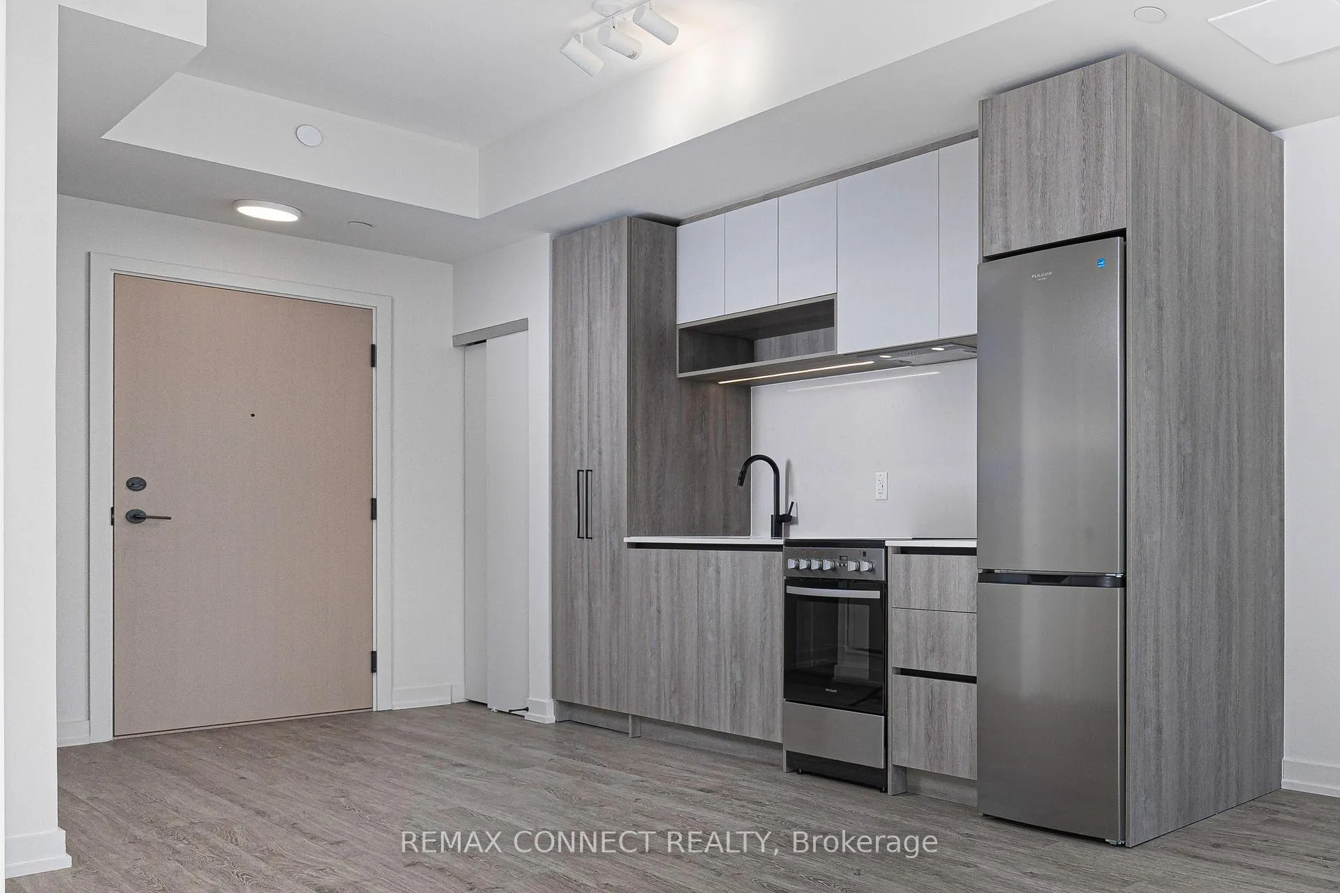 Photo 8 of Unit 303, 181 Sterling Road, Toronto, Dufferin Grove — HOMEH