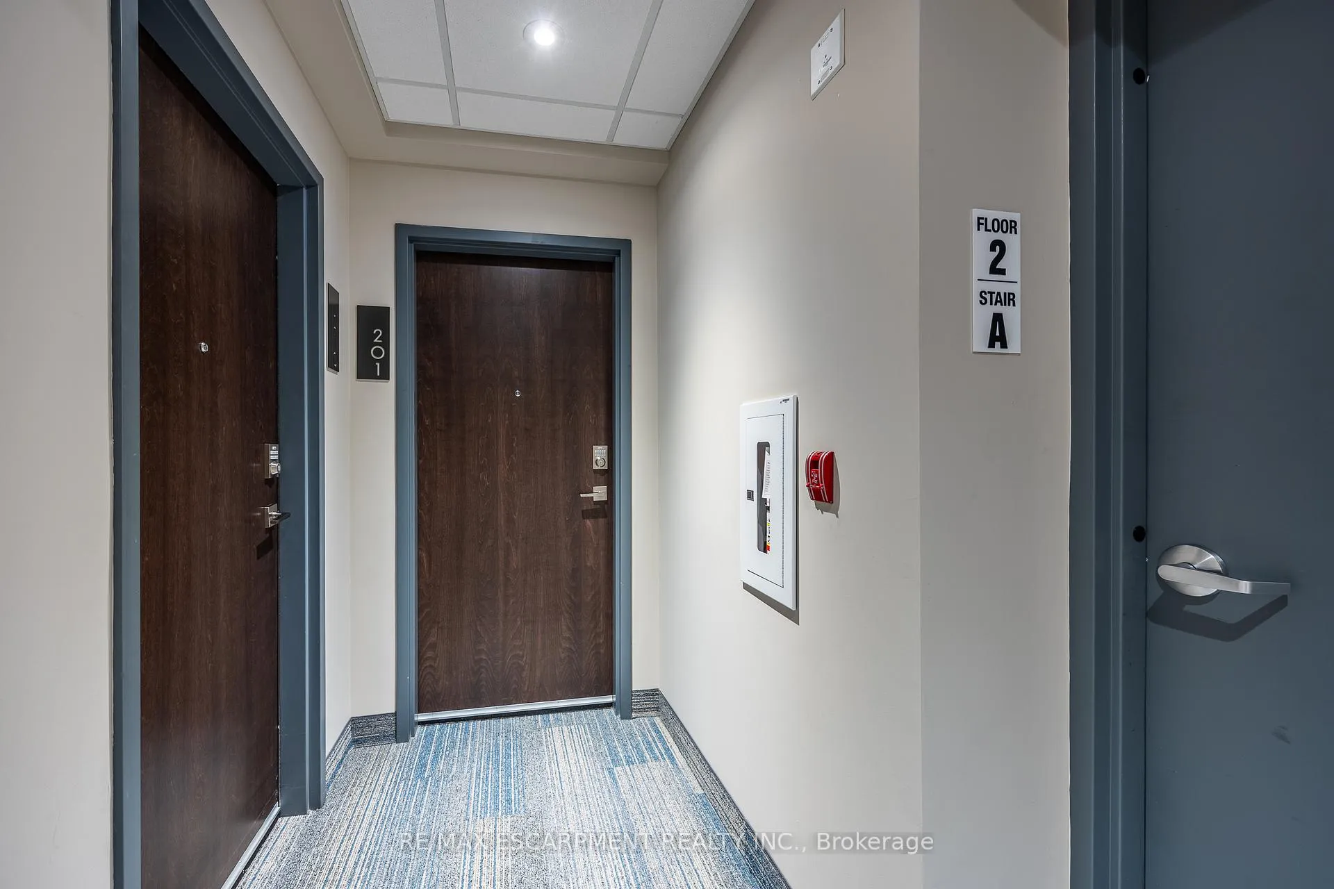 Photo 5 of Unit 201, 118 West Street, Port Colborne, Sugarloaf — HOMEH