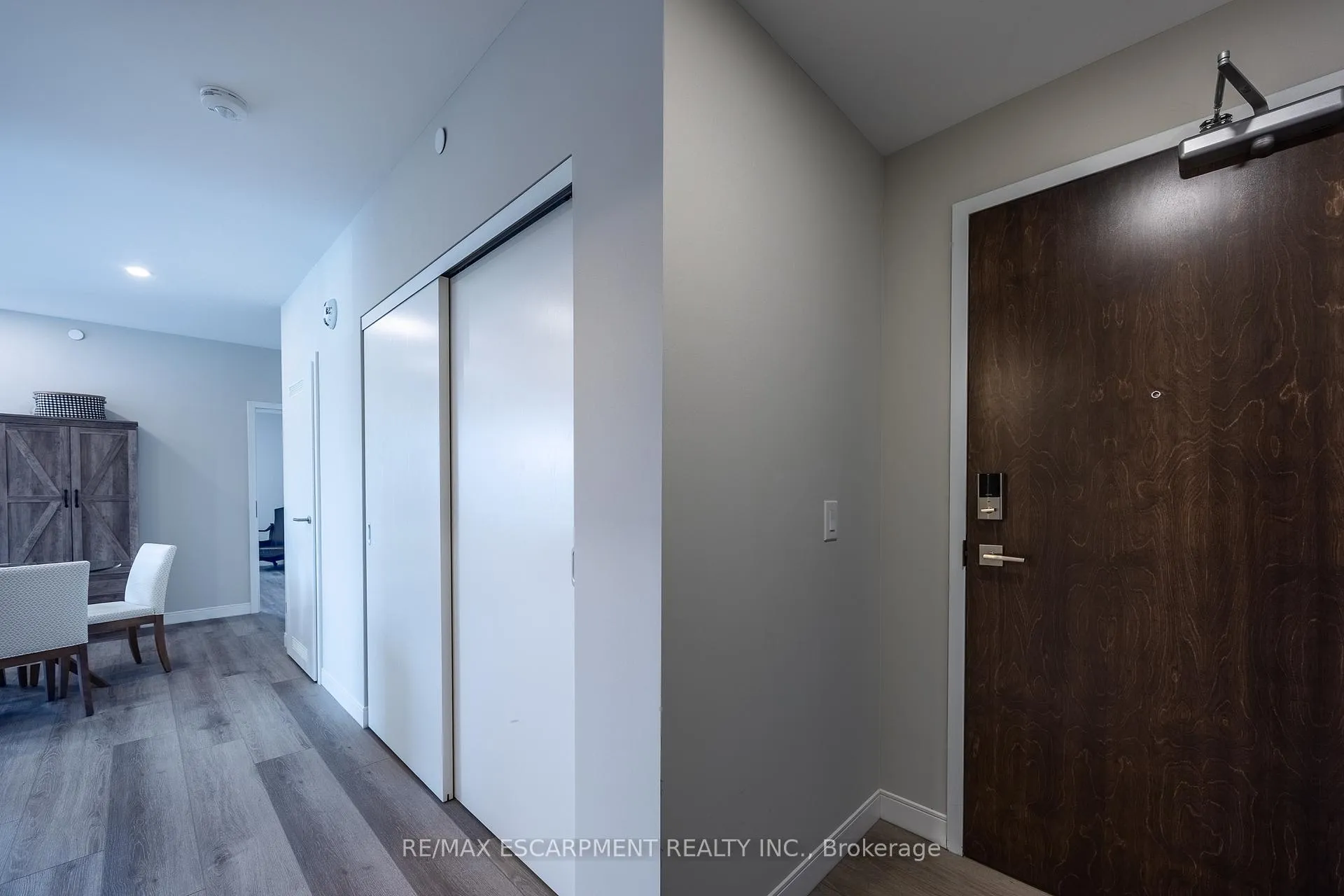 Photo 6 of Unit 201, 118 West Street, Port Colborne, Sugarloaf — HOMEH