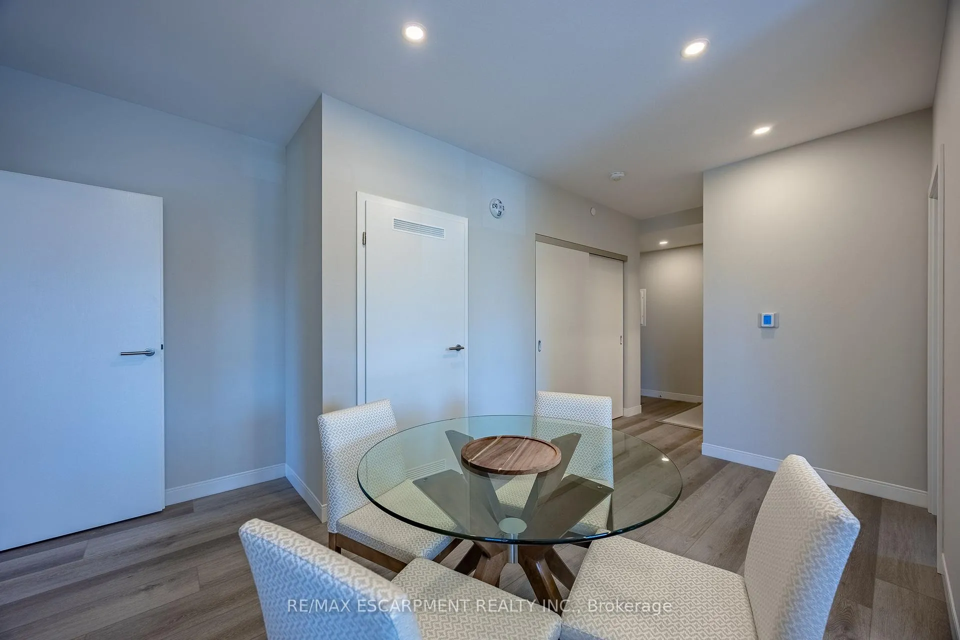 Photo 9 of Unit 201, 118 West Street, Port Colborne, Sugarloaf — HOMEH