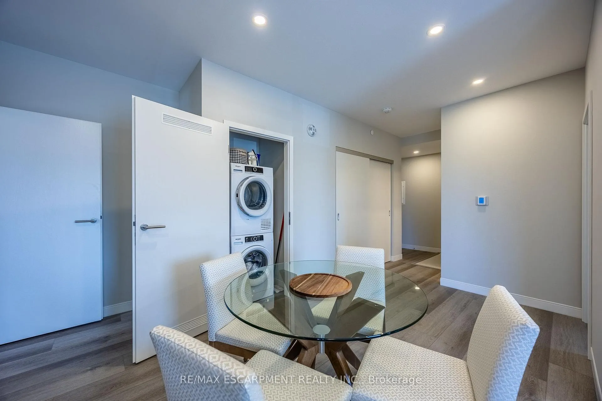 Photo 10 of Unit 201, 118 West Street, Port Colborne, Sugarloaf — HOMEH