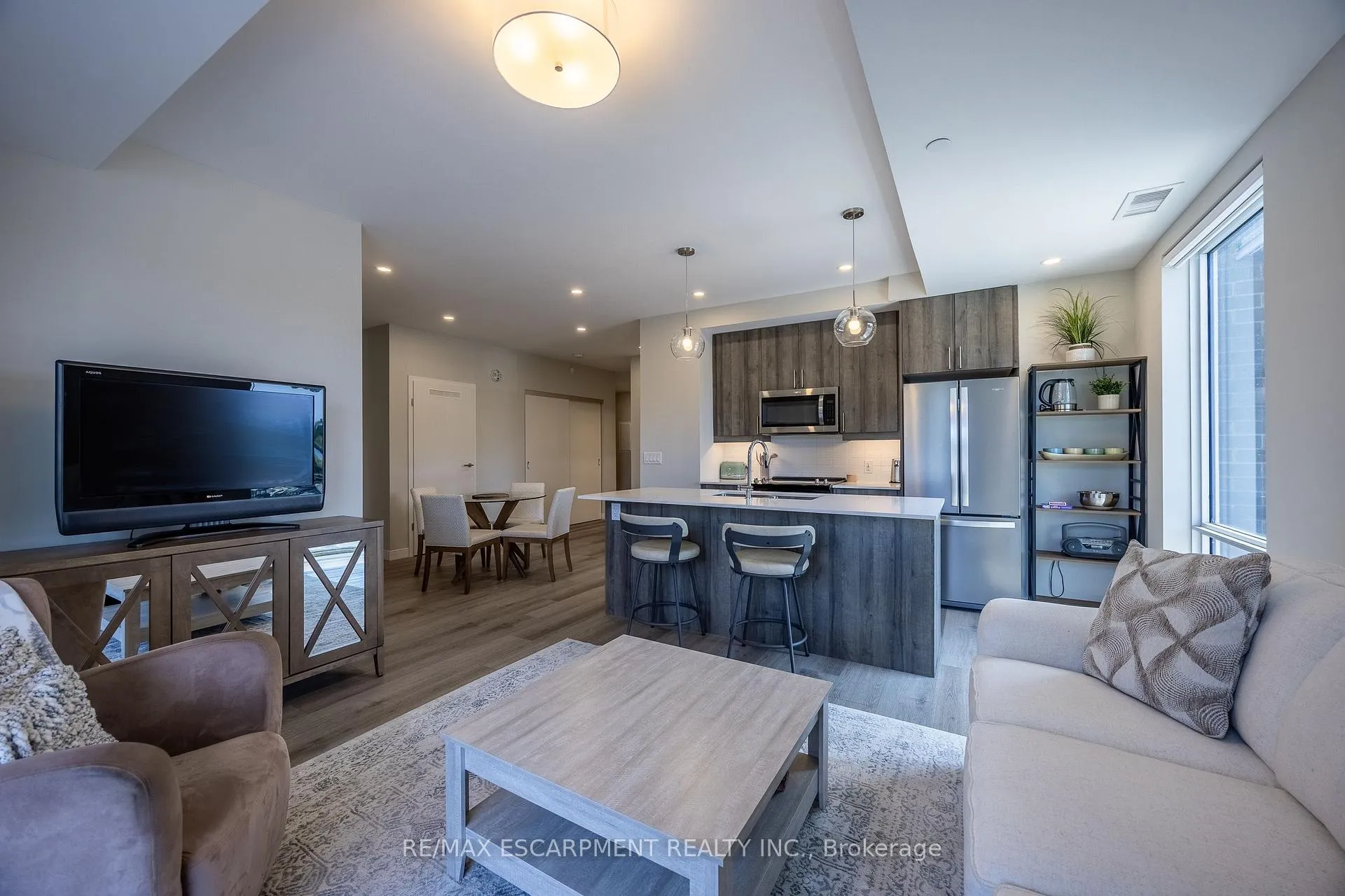 Photo 13 of Unit 201, 118 West Street, Port Colborne, Sugarloaf — HOMEH