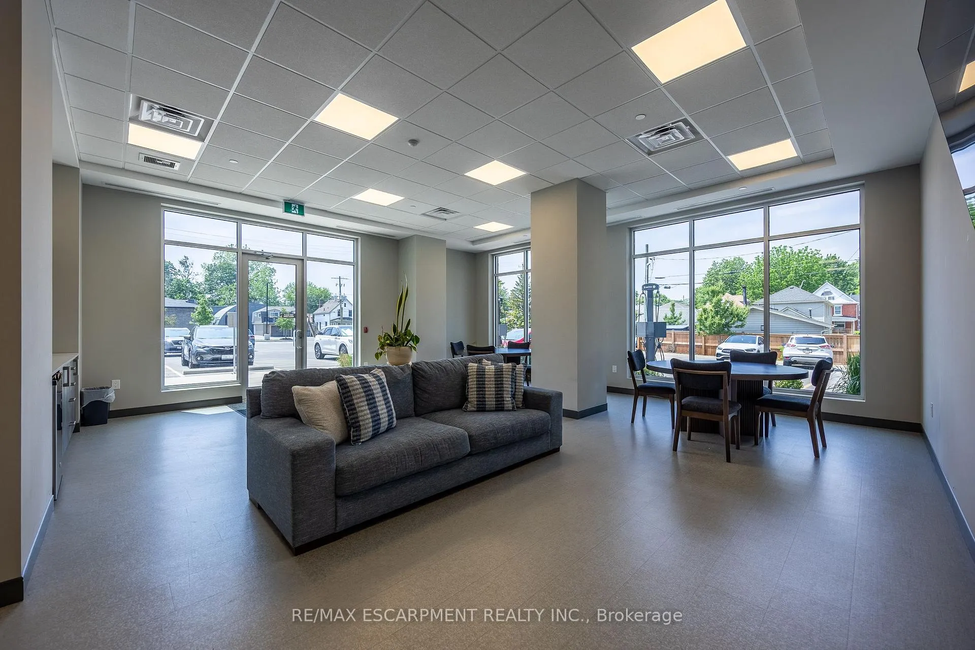 Photo 26 of Unit 201, 118 West Street, Port Colborne, Sugarloaf — HOMEH