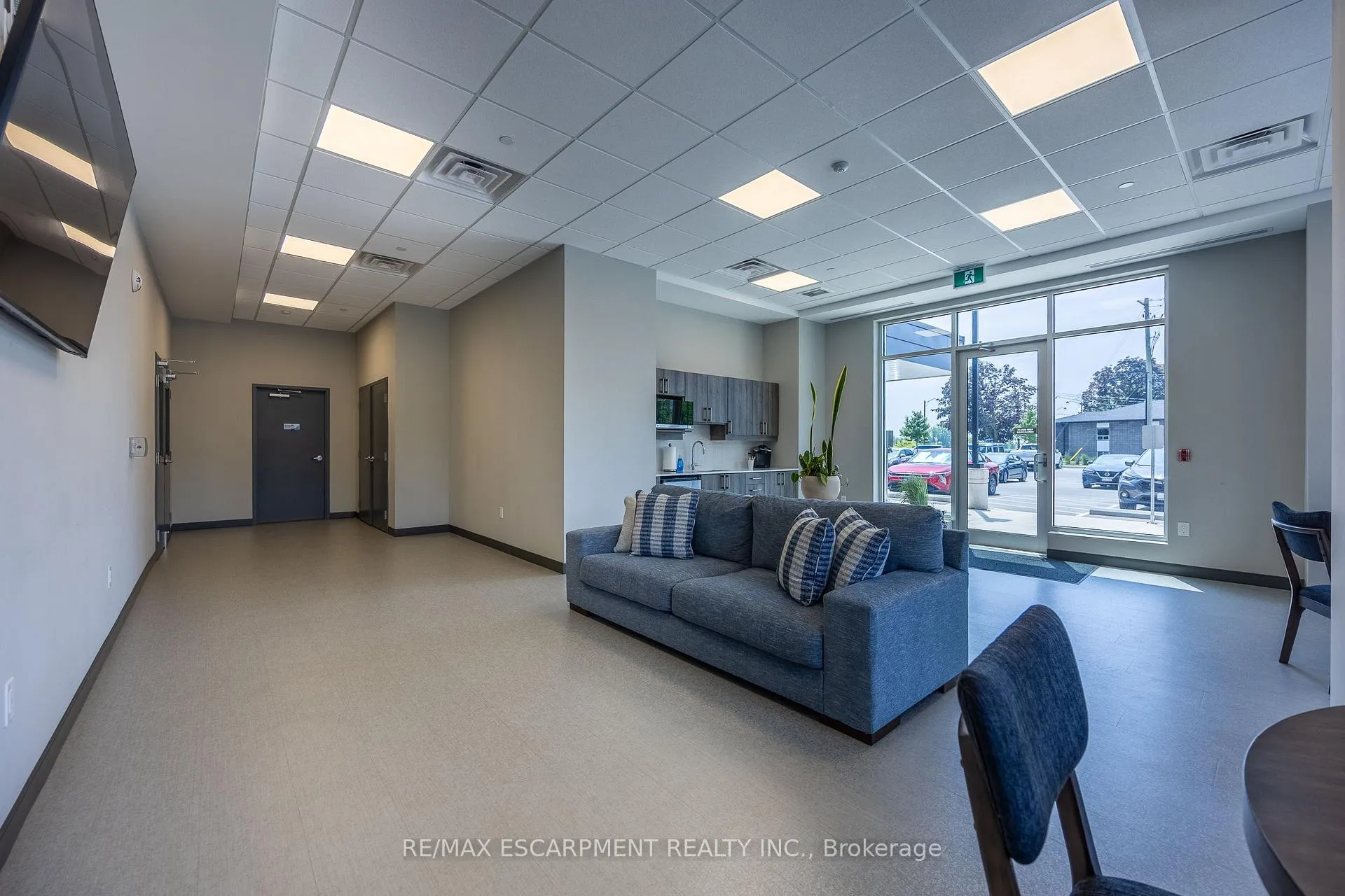 Photo 27 of Unit 201, 118 West Street, Port Colborne, Sugarloaf — HOMEH