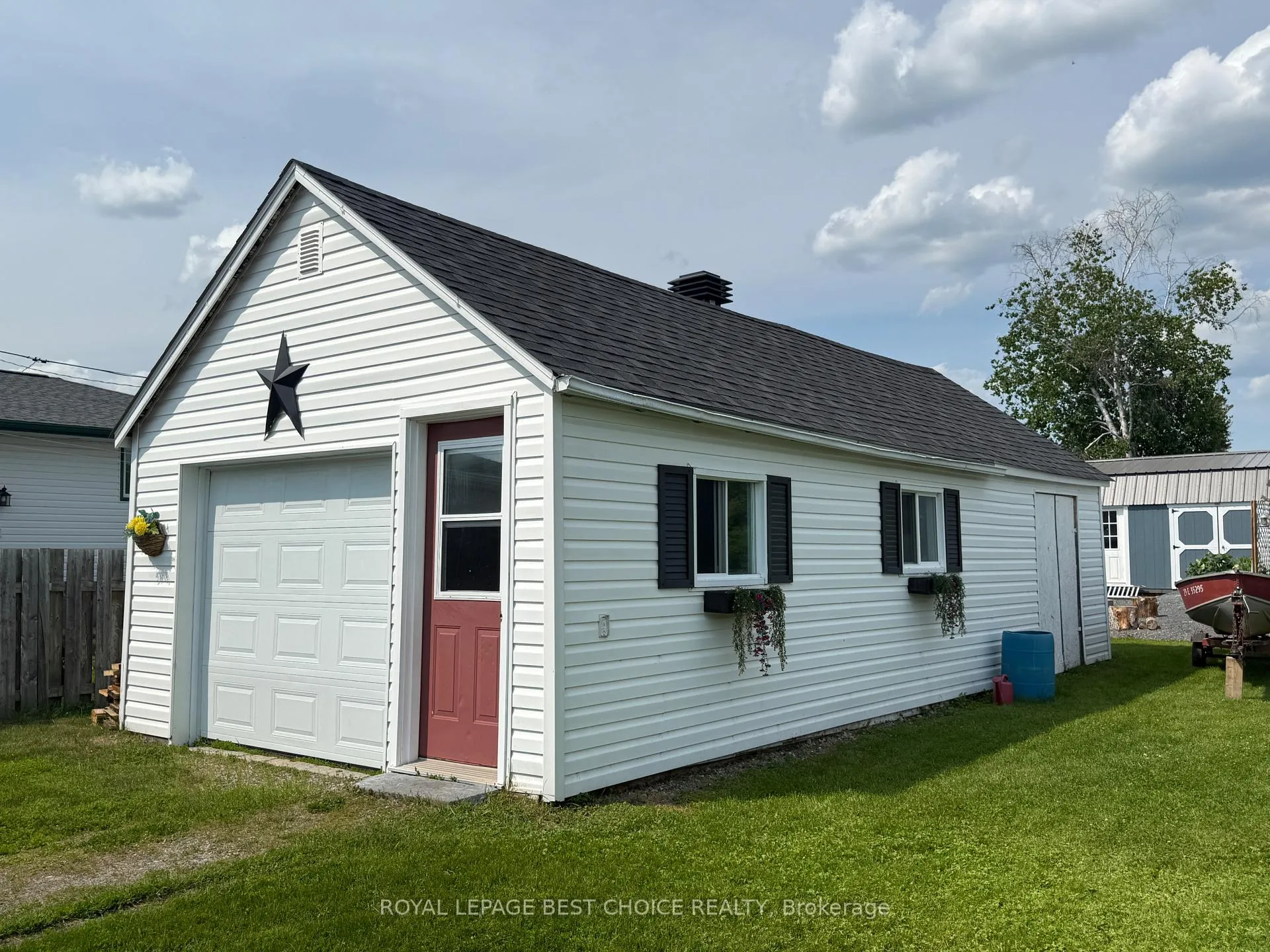 Photo 3 of 105 Pine Street W, Temiskaming Shores, New Liskeard — HOMEH