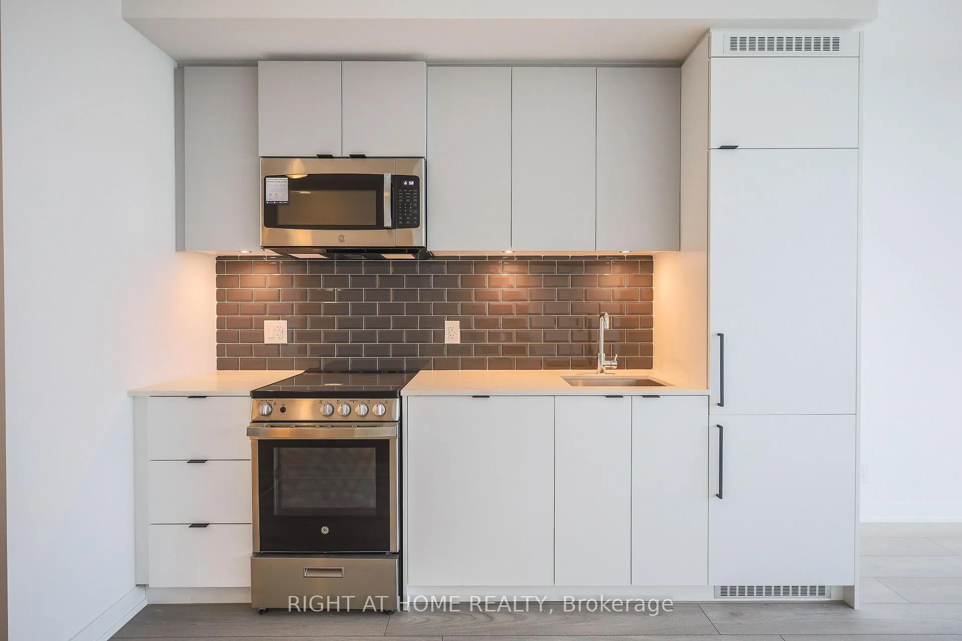 Photo 9 of Unit 1209, 285 Dufferin Street, Toronto, South Parkdale — HOMEH